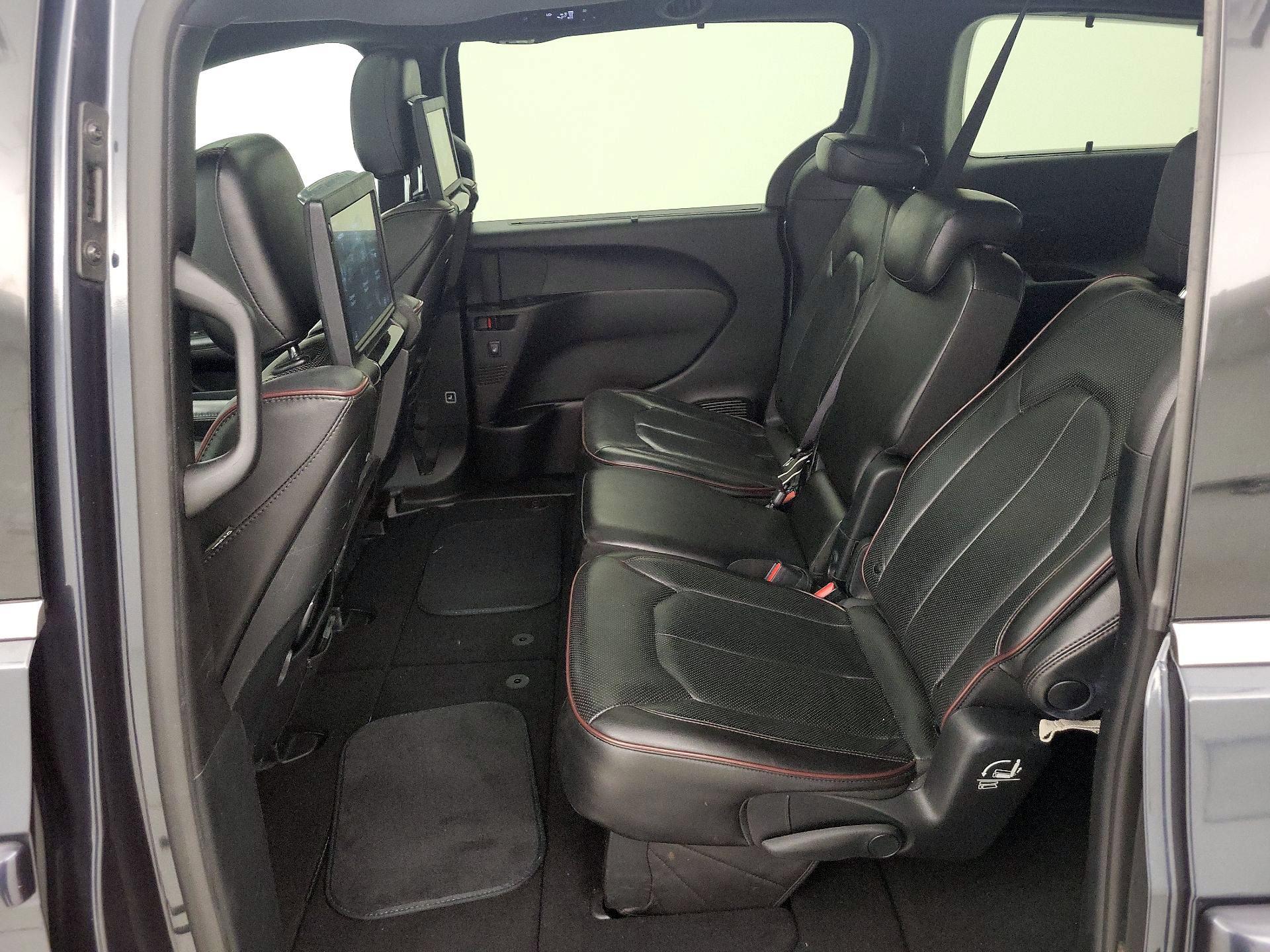 Thumbnail: 2020 Chrysler Pacifica - 20