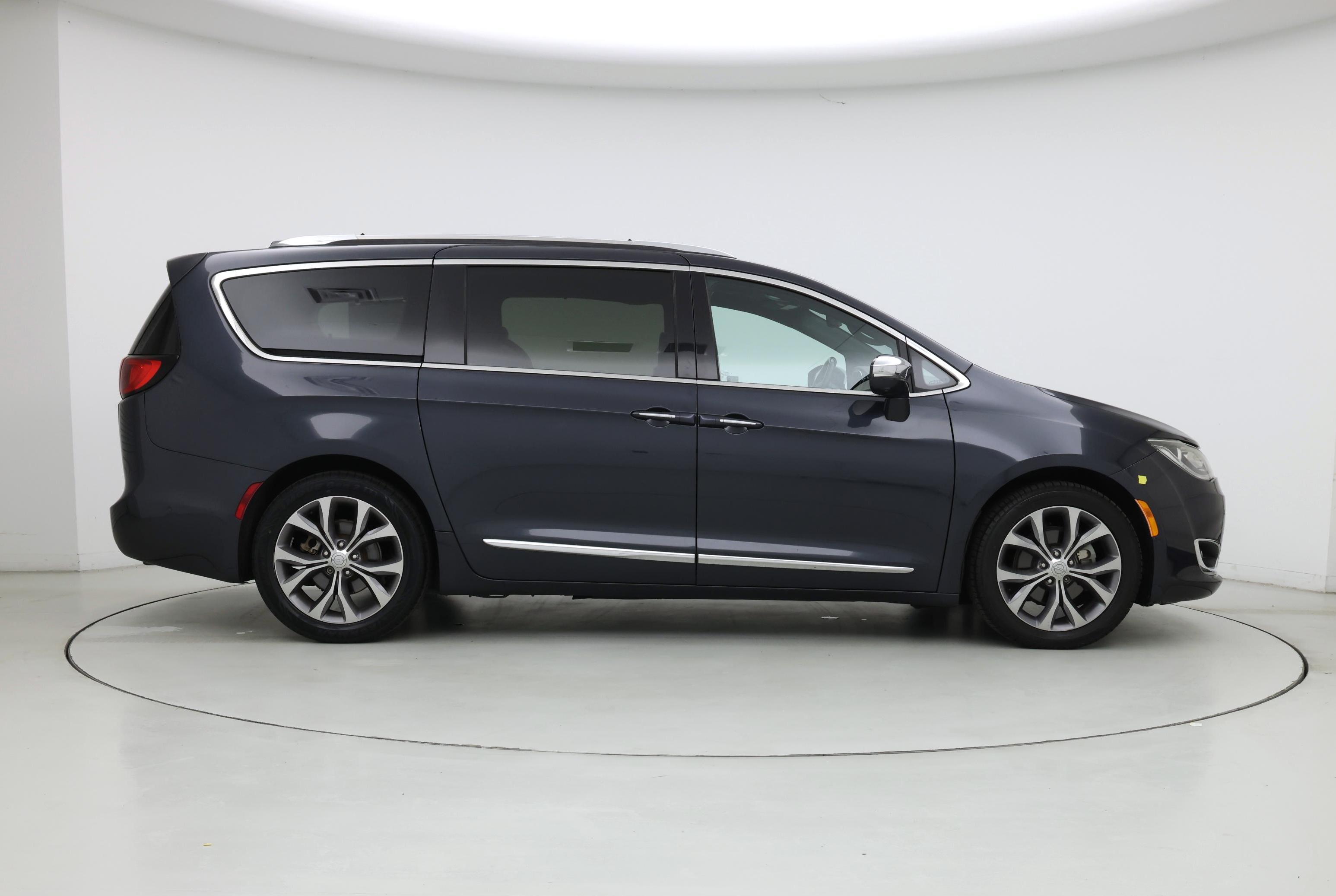 Thumbnail: 2020 Chrysler Pacifica - 7