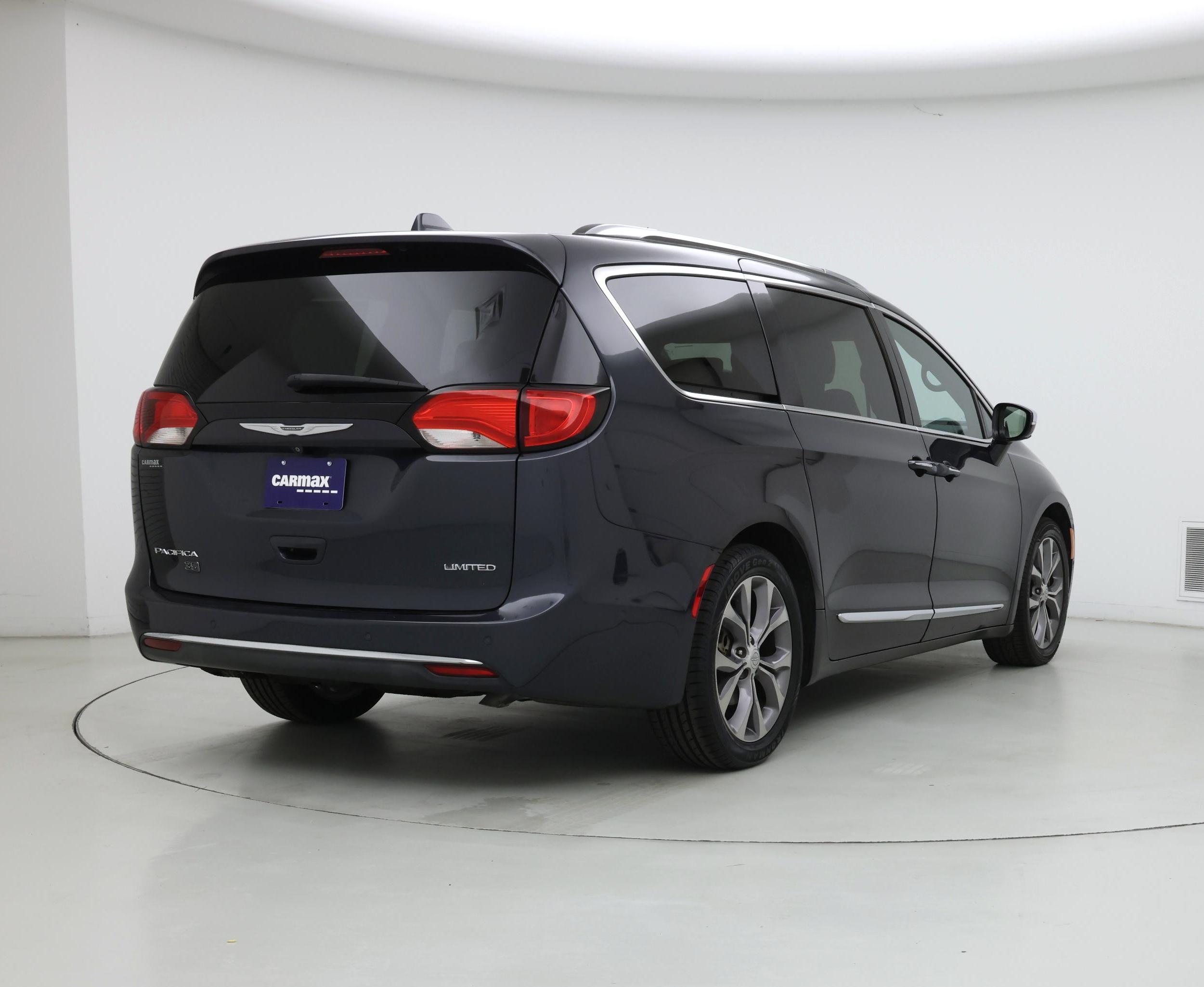 Thumbnail: 2020 Chrysler Pacifica - 8