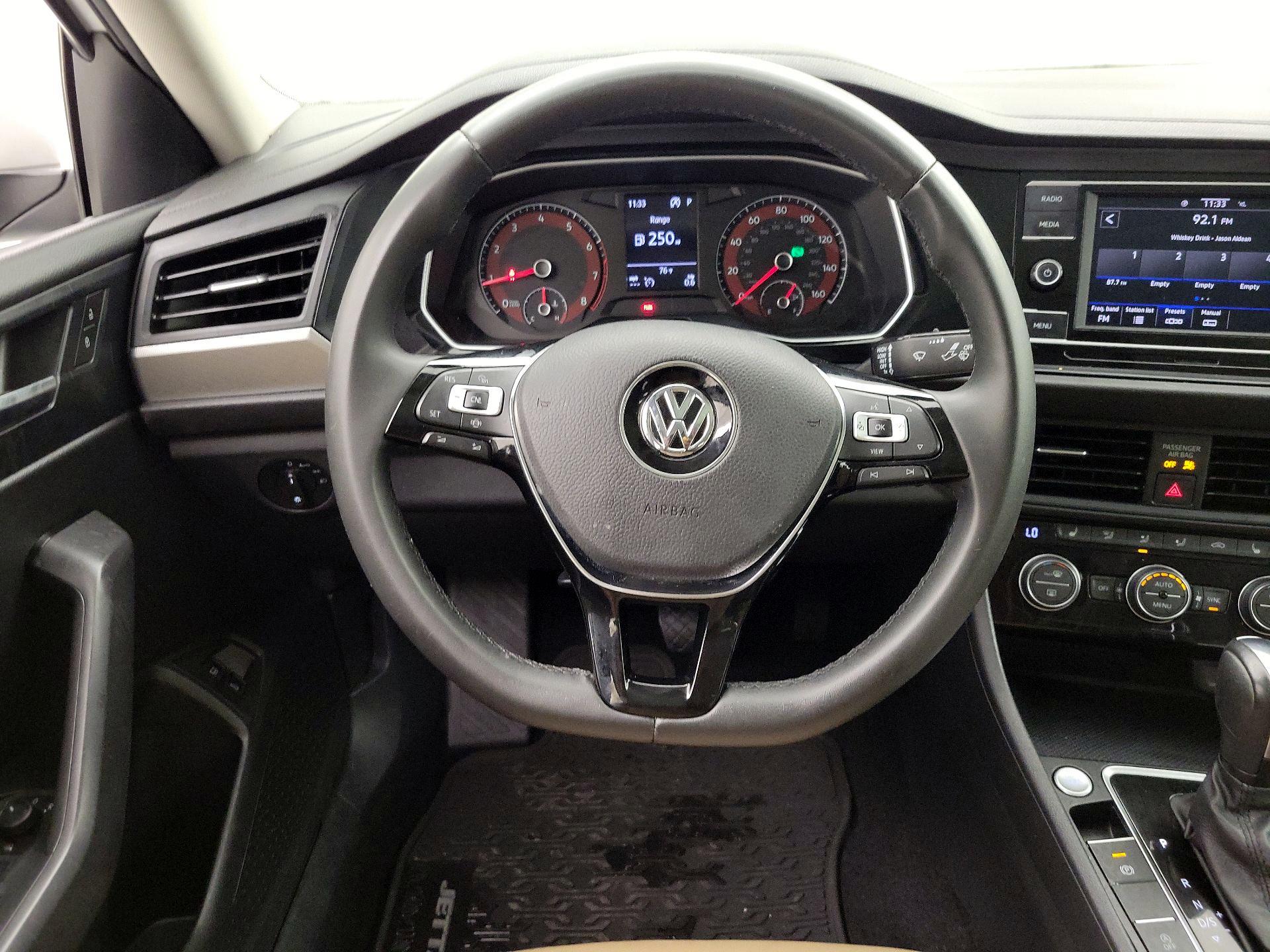 Thumbnail: 2020 Volkswagen Jetta - 10