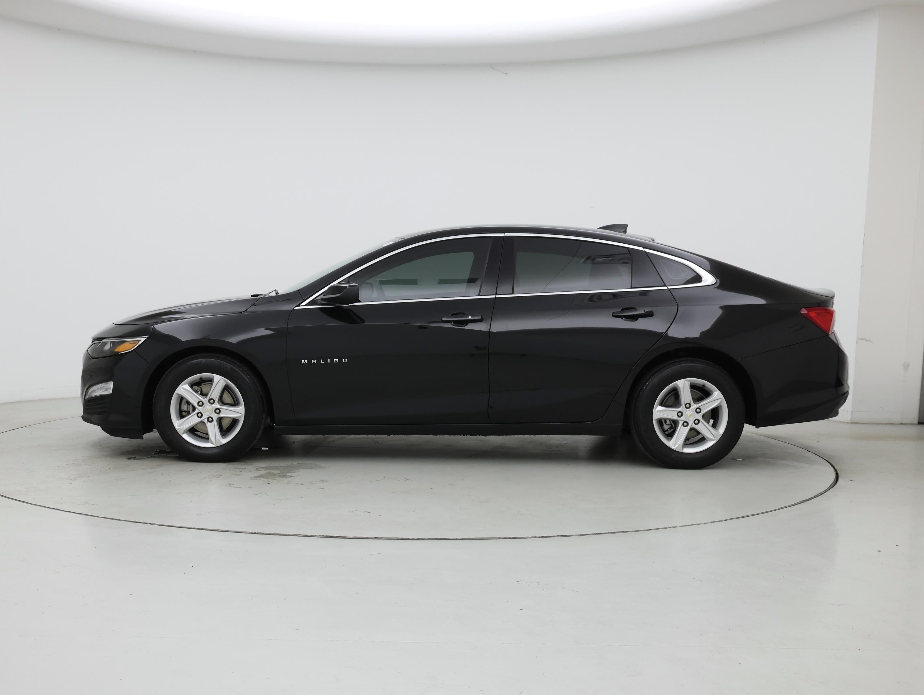Thumbnail: 2024 Chevrolet Malibu - 3