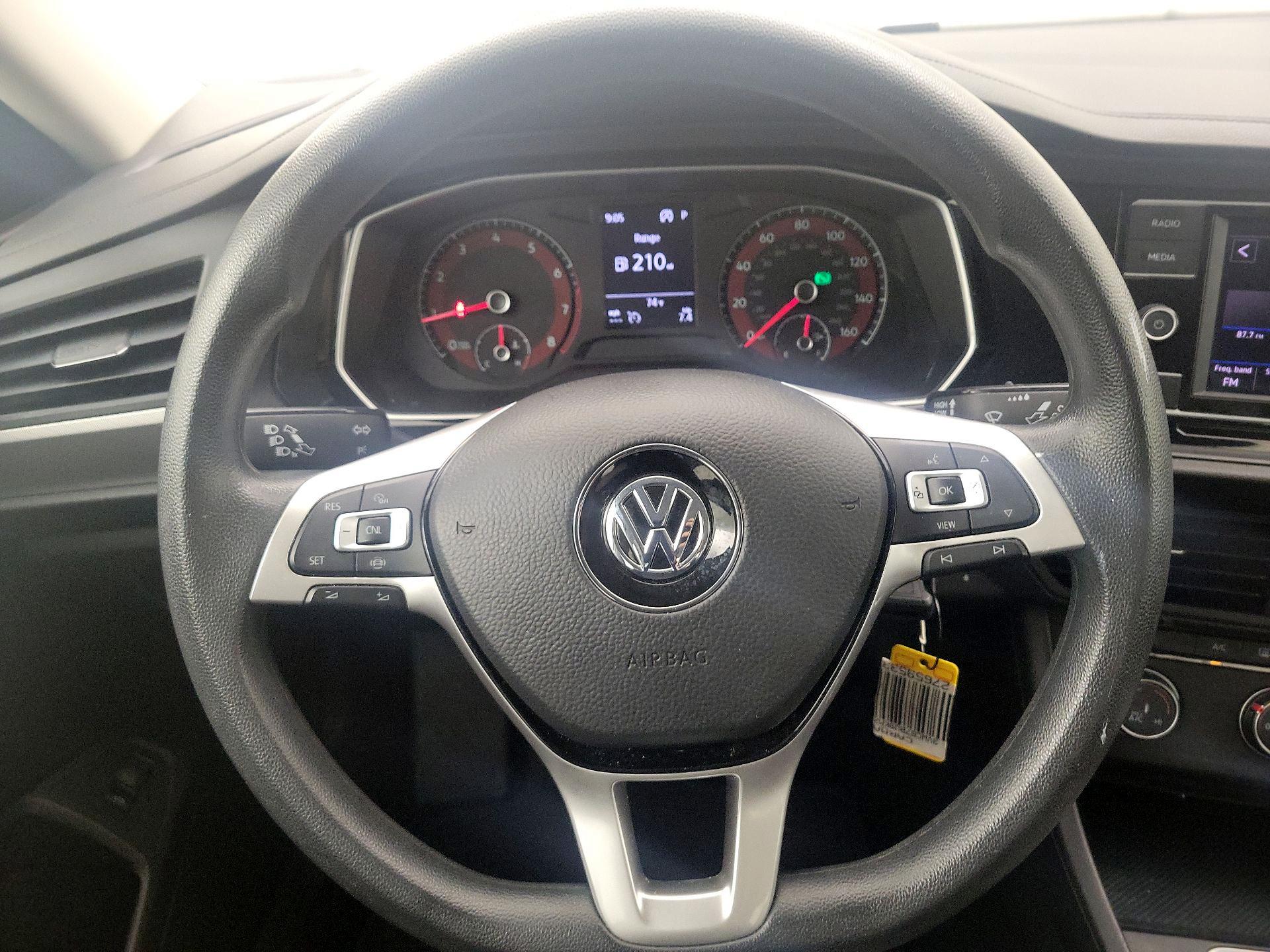 Thumbnail: 2019 Volkswagen Jetta - 10
