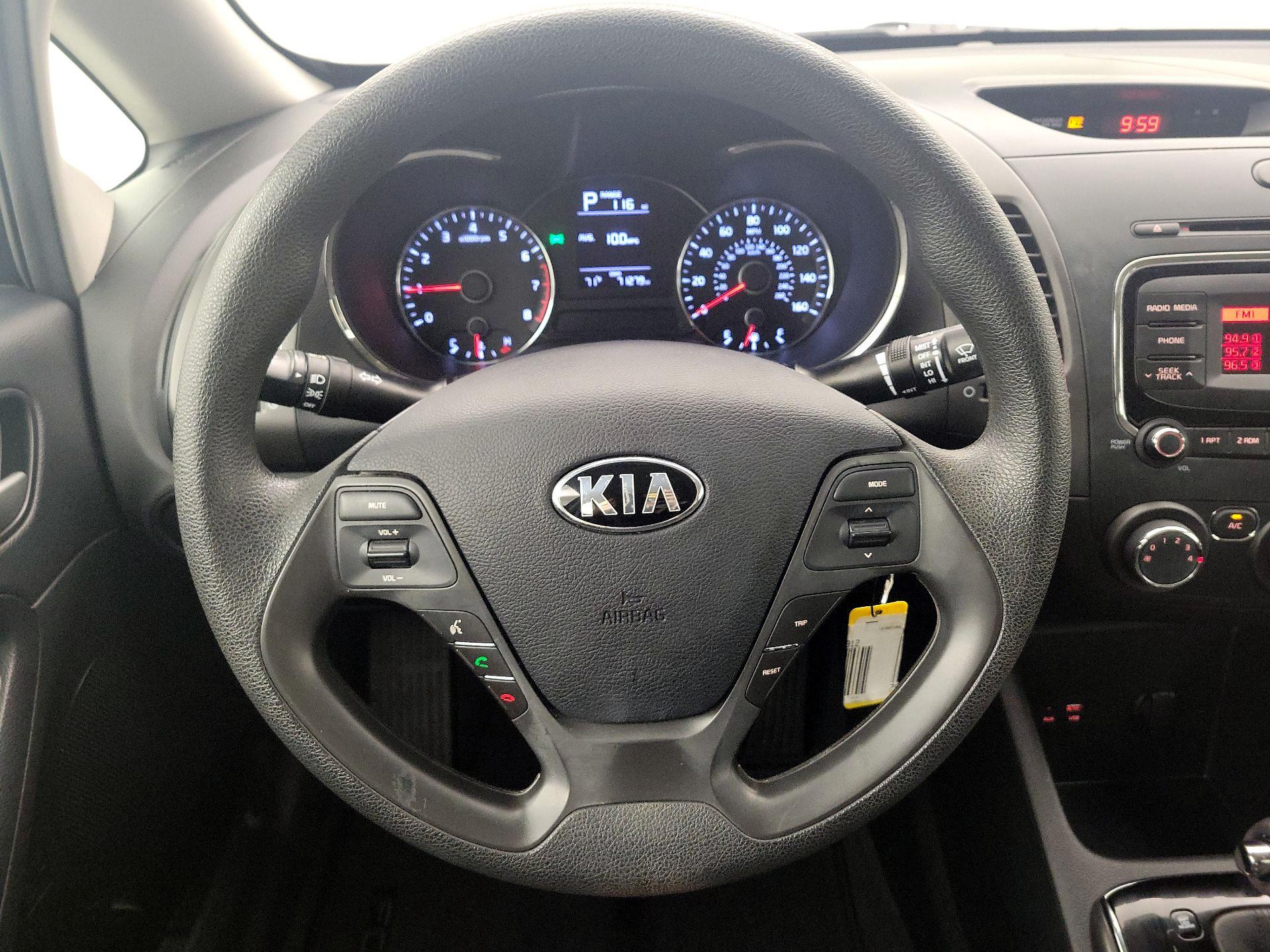Thumbnail: 2017 Kia Forte - 10
