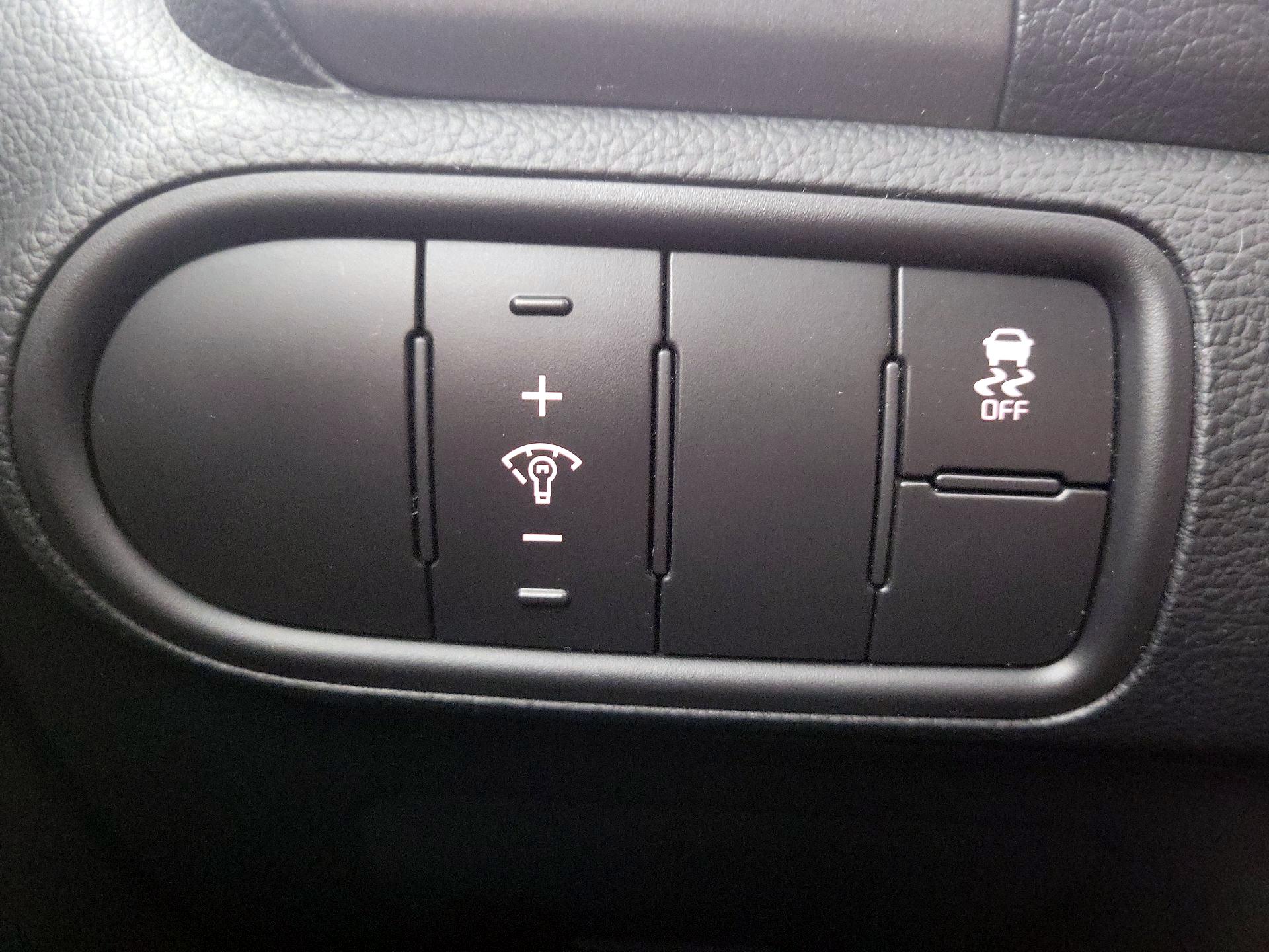 Thumbnail: 2017 Kia Forte - 13