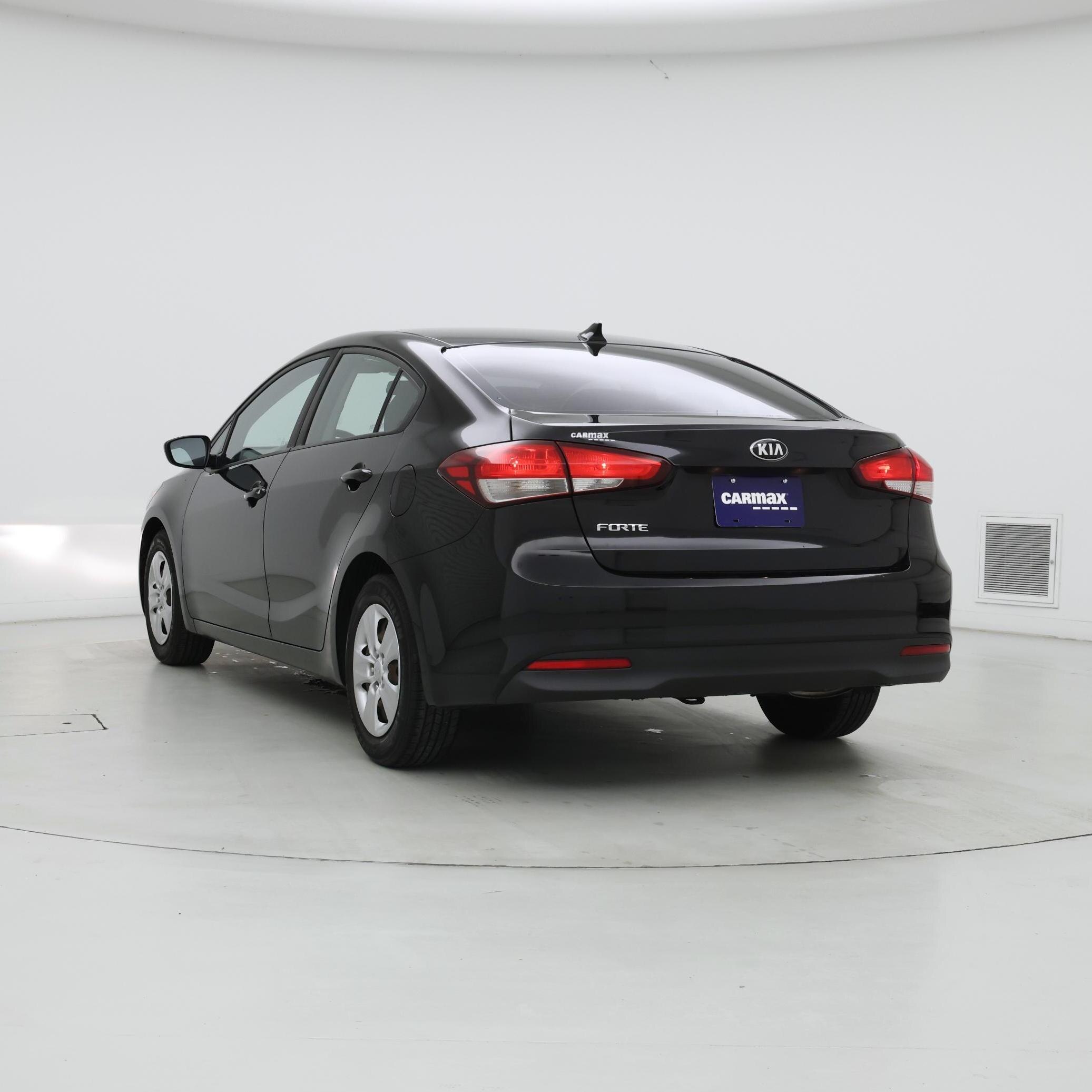 Thumbnail: 2017 Kia Forte - 2