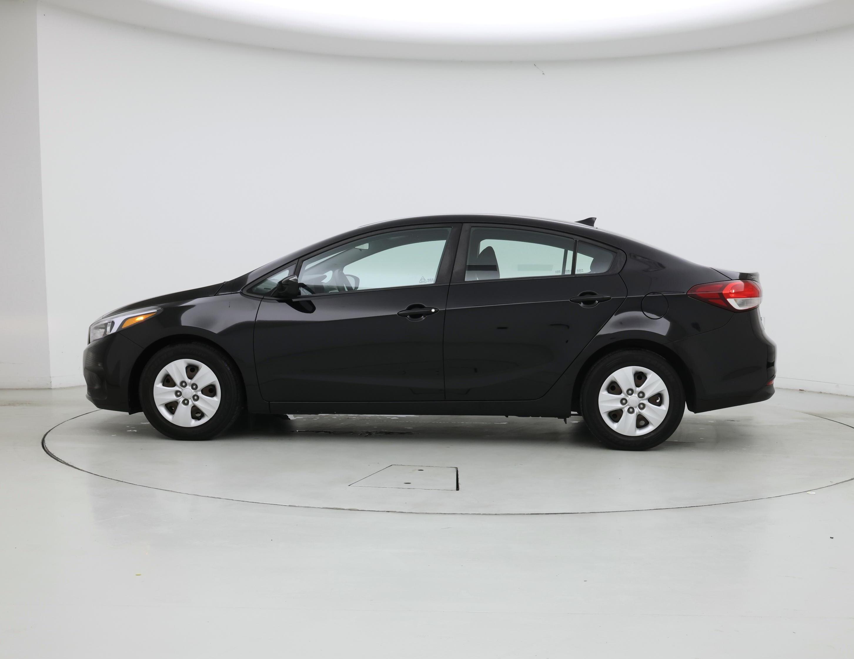 Thumbnail: 2017 Kia Forte - 3