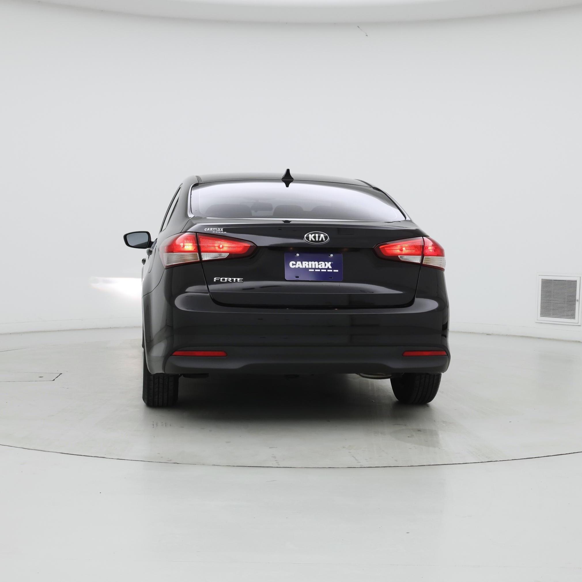 Thumbnail: 2017 Kia Forte - 6