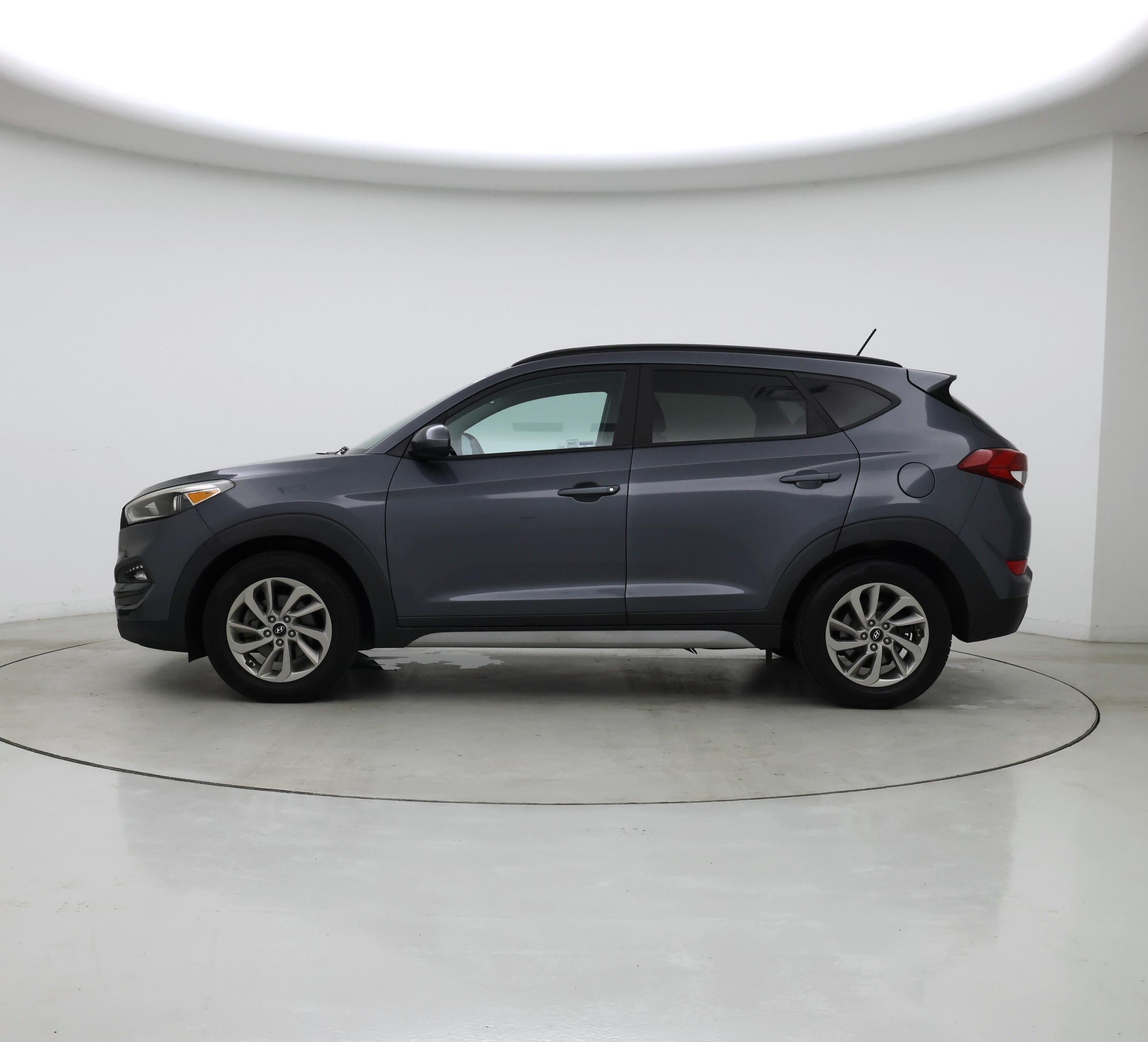 Thumbnail: 2017 Hyundai Tucson - 3