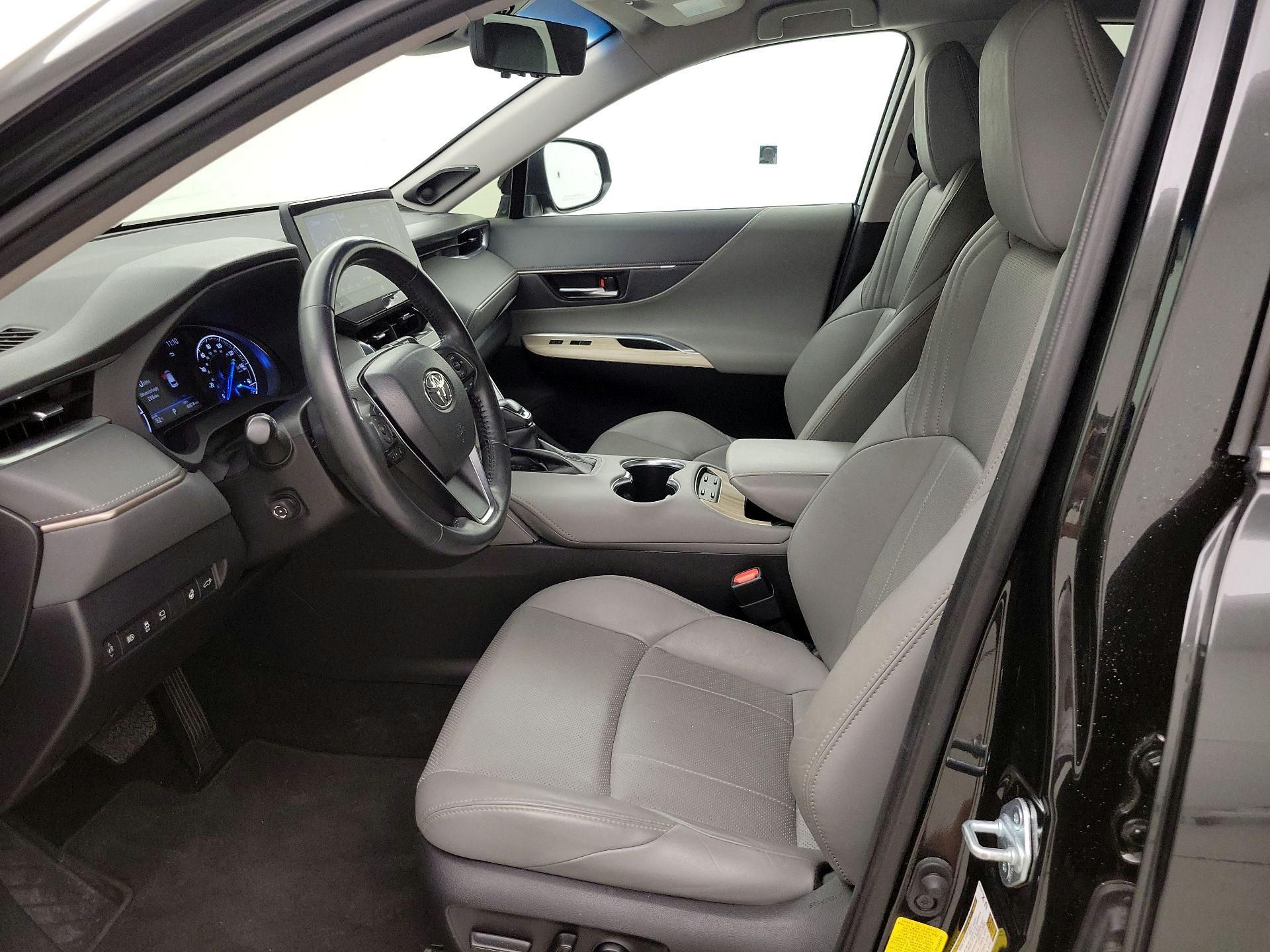 Thumbnail: 2021 Toyota Venza - 11