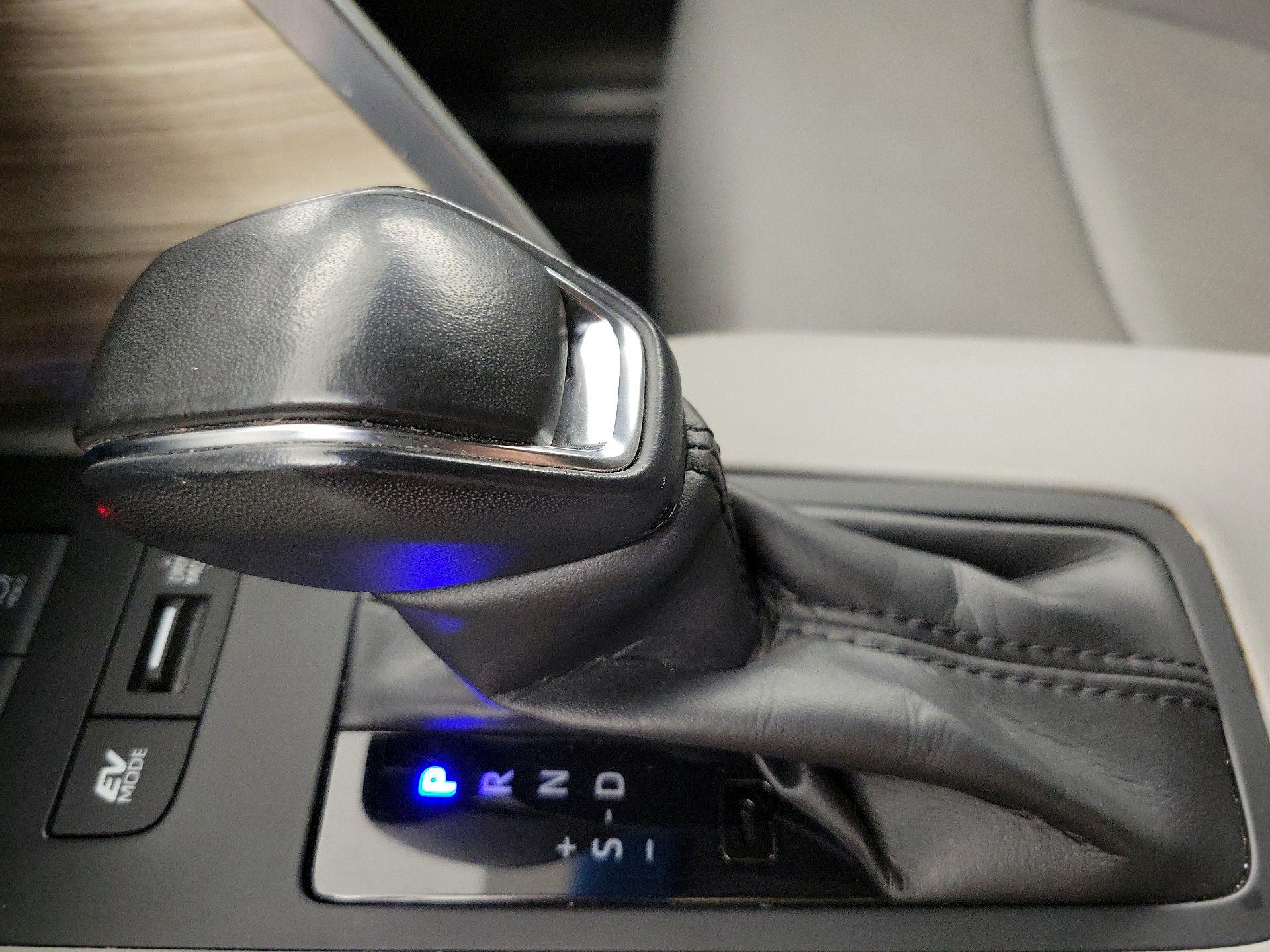 Thumbnail: 2021 Toyota Venza - 17