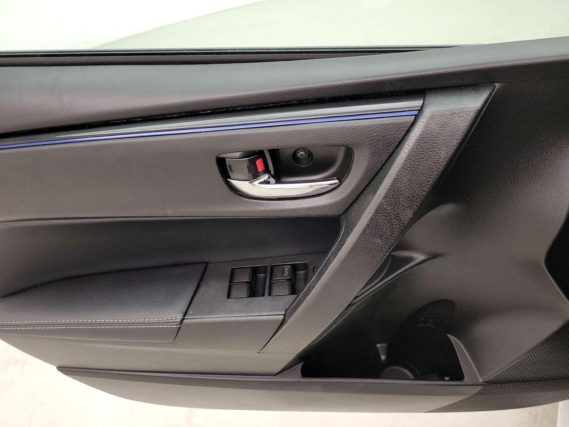 Thumbnail: 2018 Toyota Corolla - 12