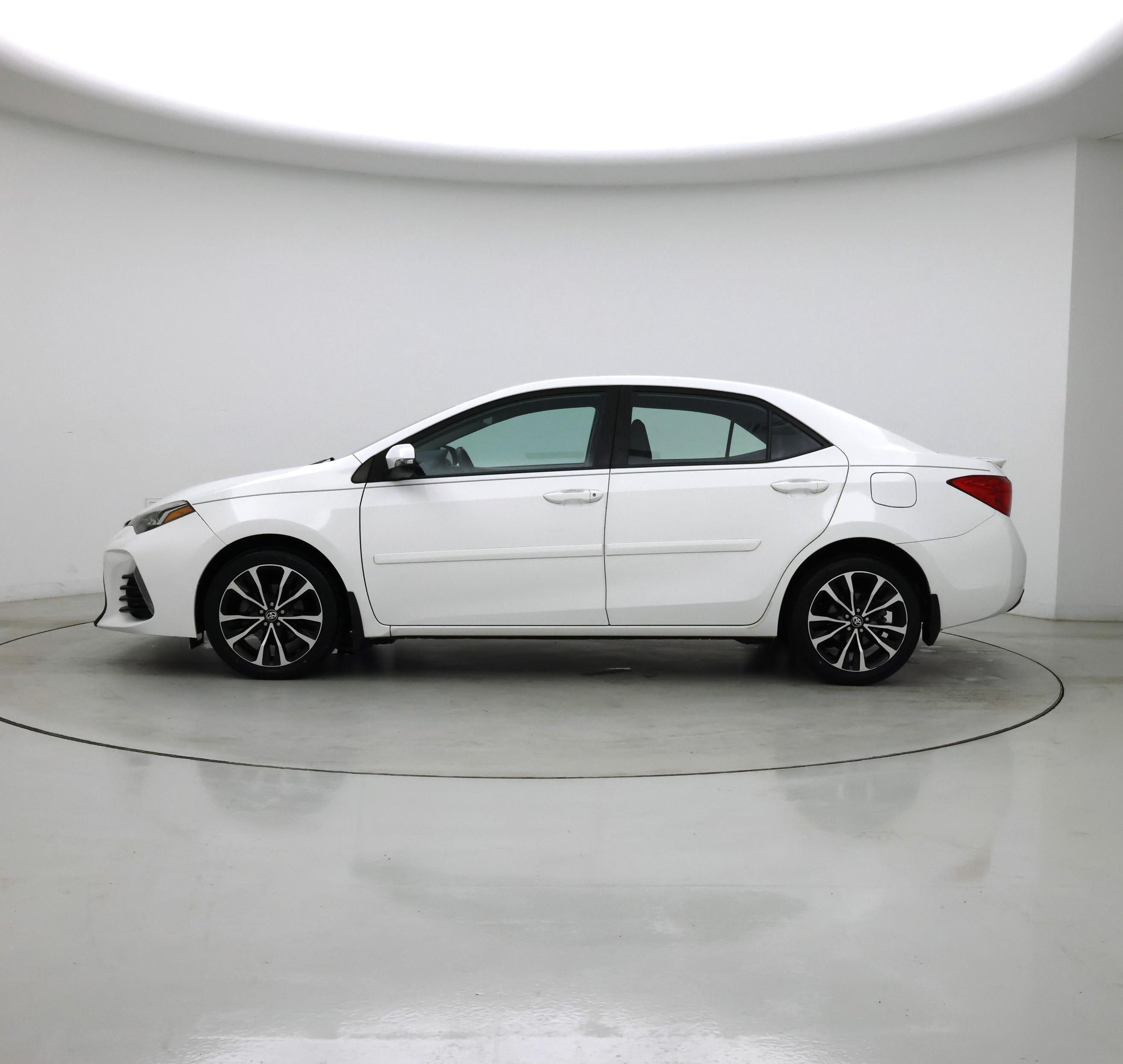 Thumbnail: 2018 Toyota Corolla - 3