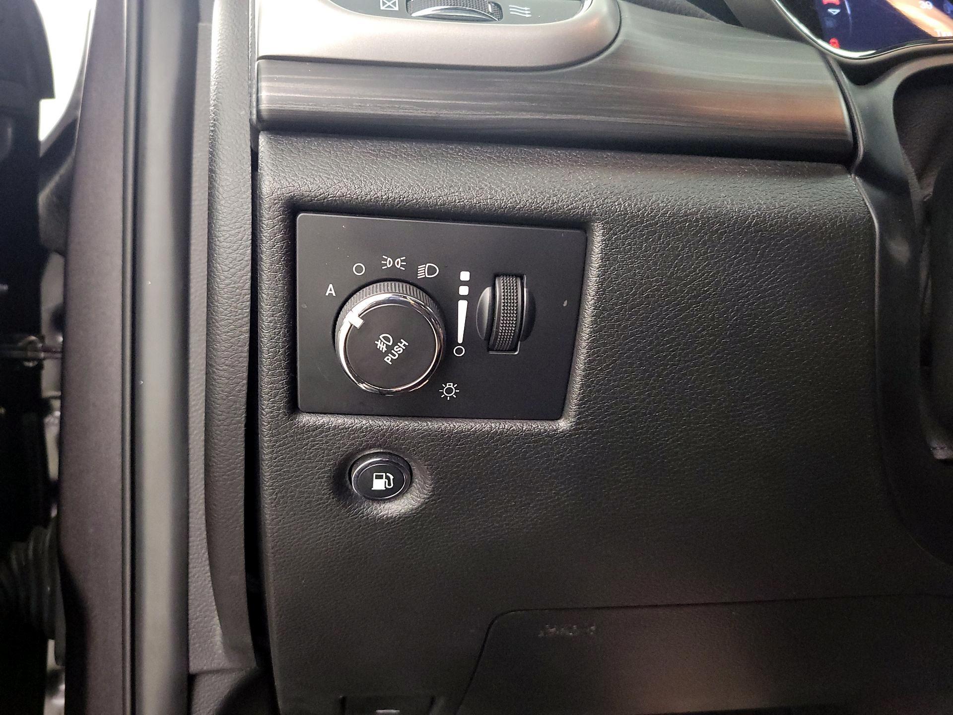 Thumbnail: 2019 Jeep Grand Cherokee - 11