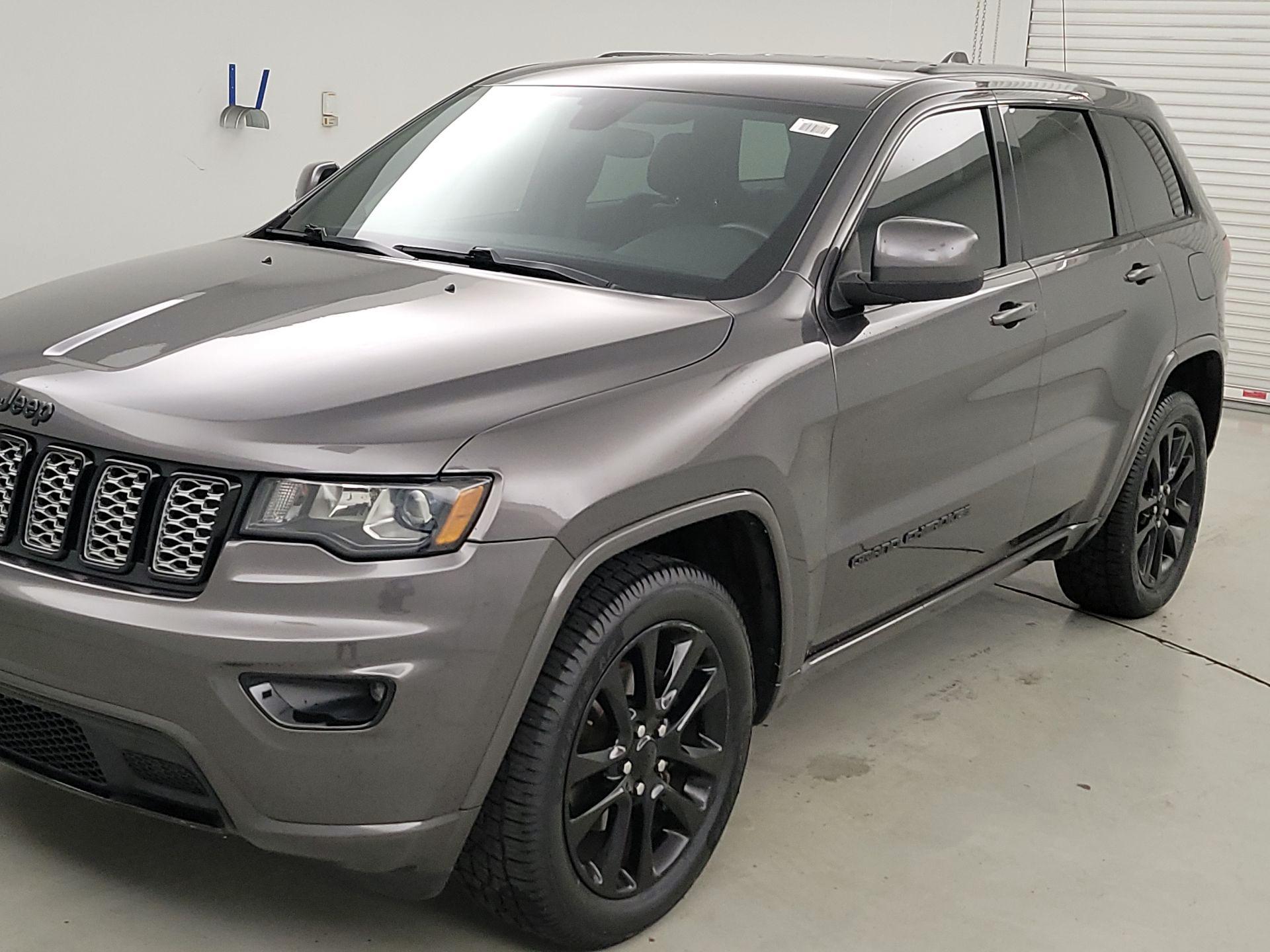 Thumbnail: 2019 Jeep Grand Cherokee - 3