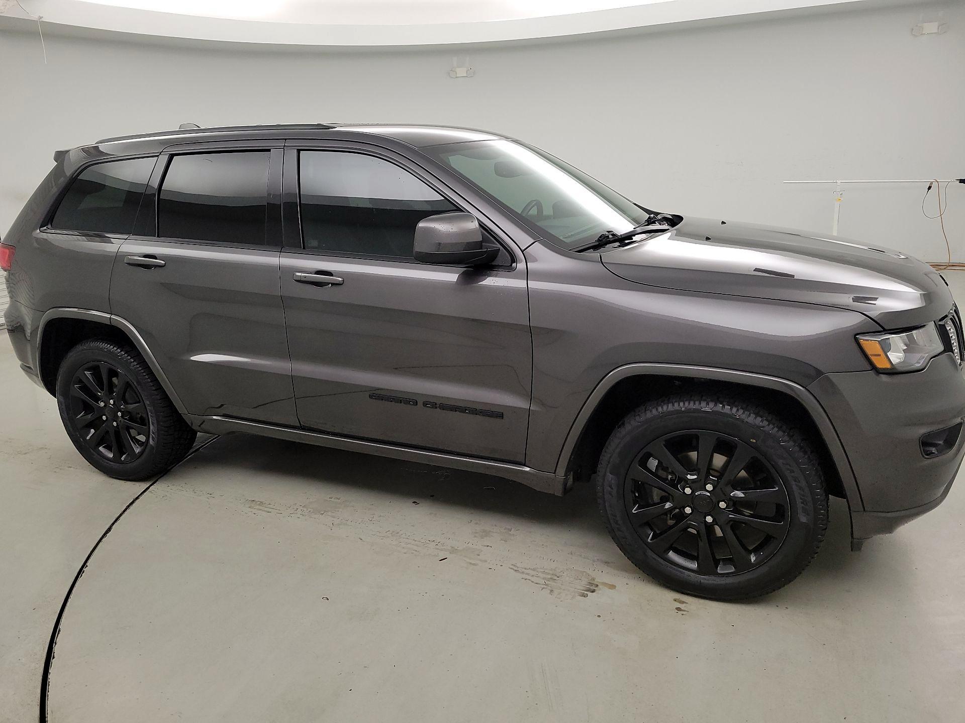 Thumbnail: 2019 Jeep Grand Cherokee - 4