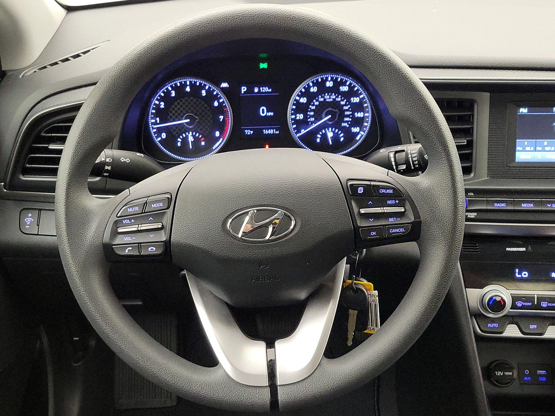 Thumbnail: 2020 Hyundai Elantra - 10