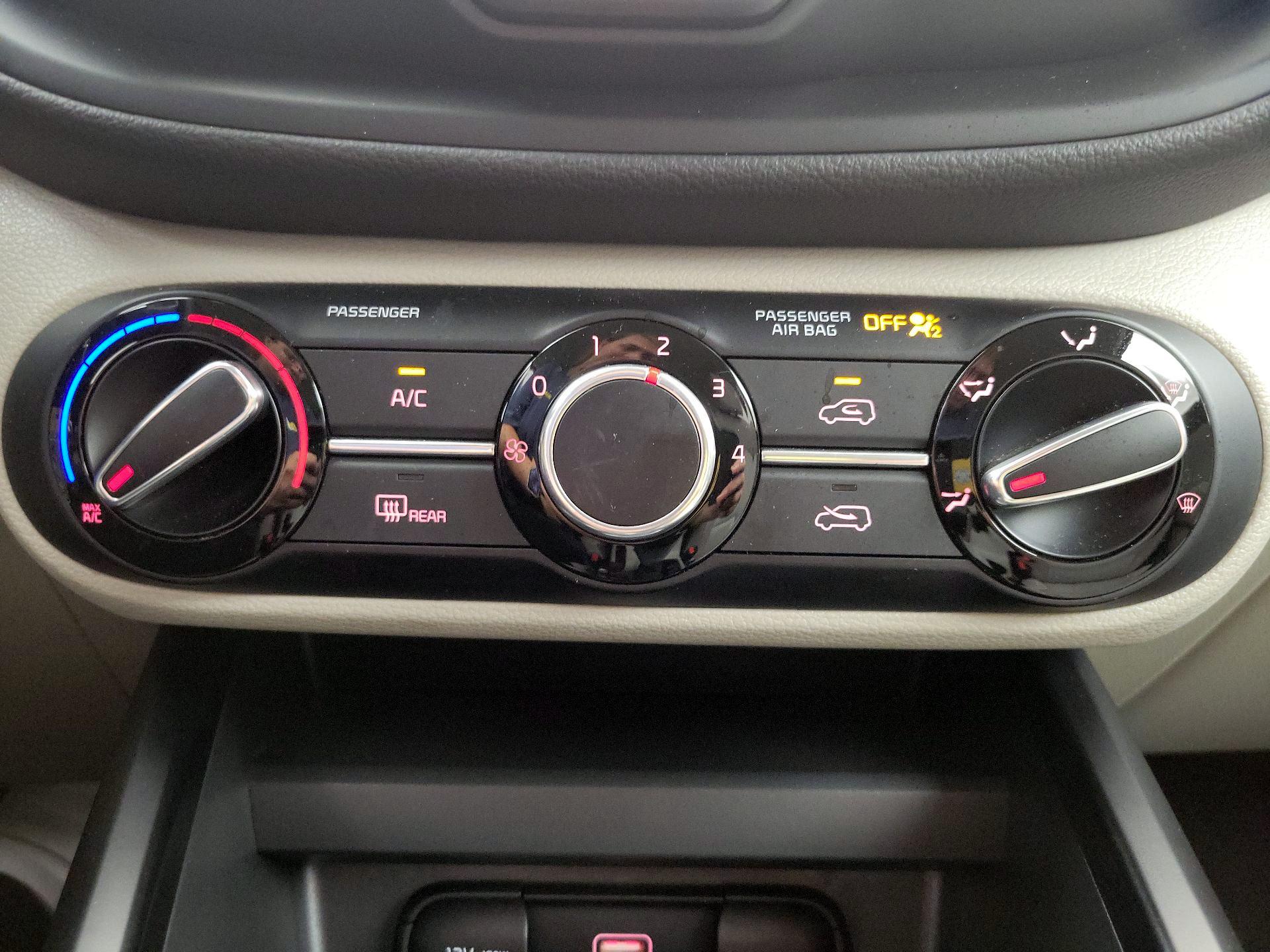 Thumbnail: 2022 Kia Soul - 16