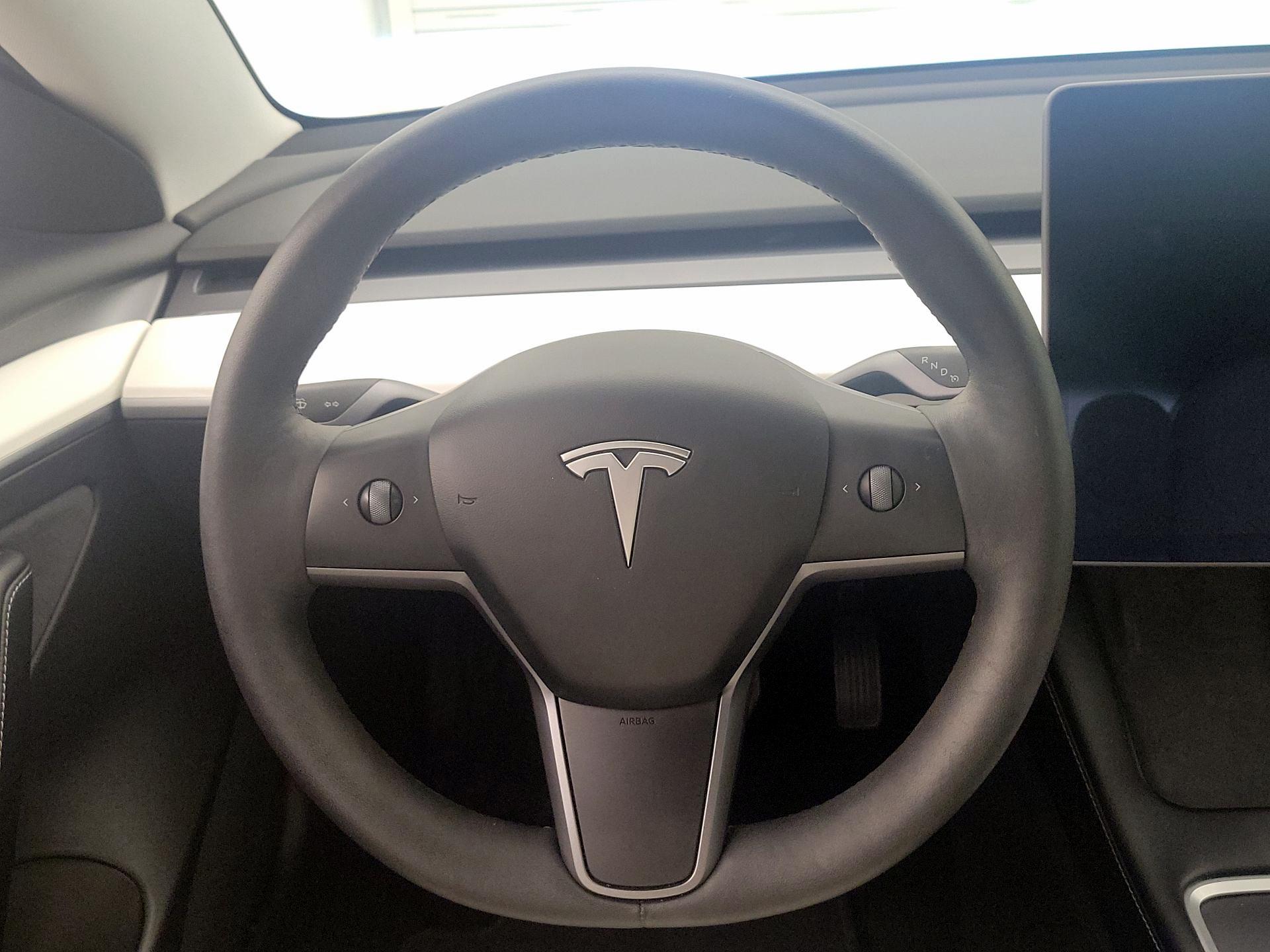 Thumbnail: 2021 Tesla Model 3 - 10