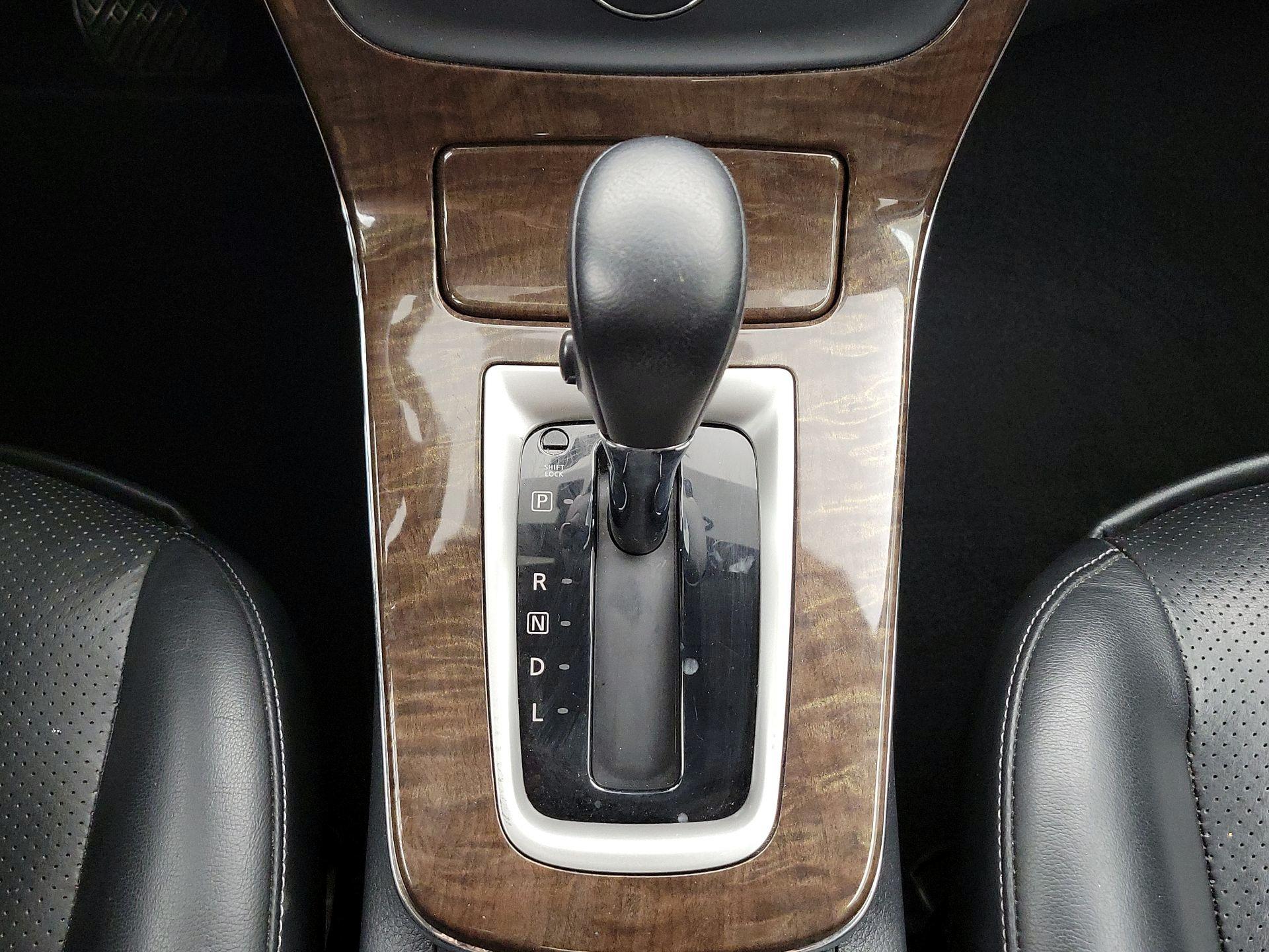 Thumbnail: 2015 Nissan Sentra - 18
