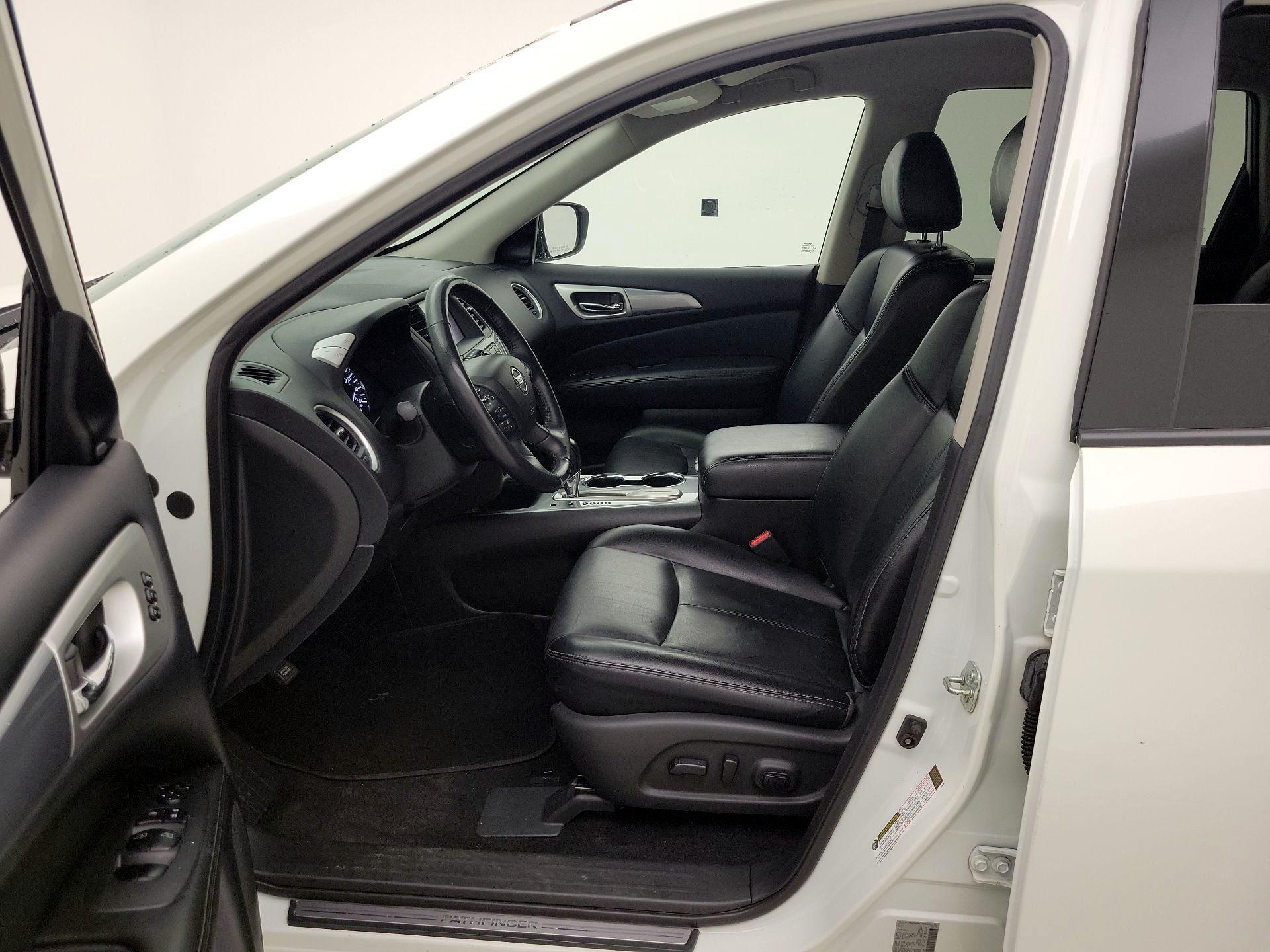 Thumbnail: 2019 Nissan Pathfinder - 11