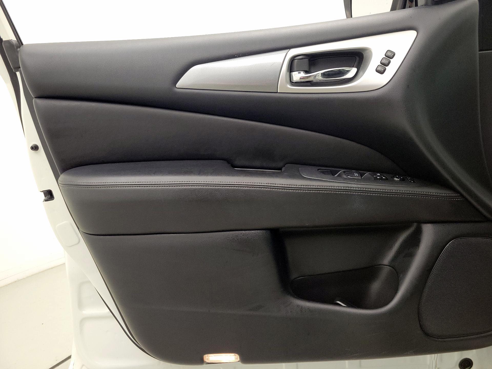 Thumbnail: 2019 Nissan Pathfinder - 12