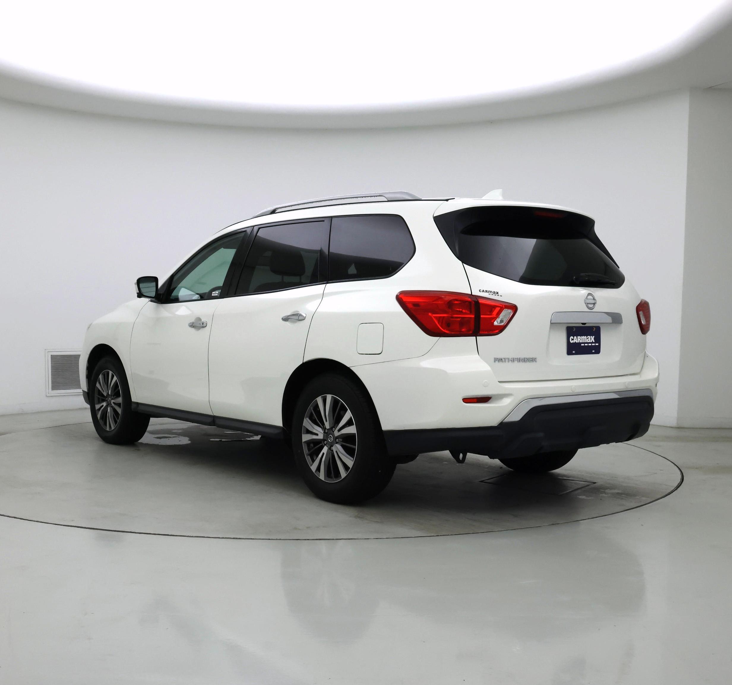 Thumbnail: 2019 Nissan Pathfinder - 2
