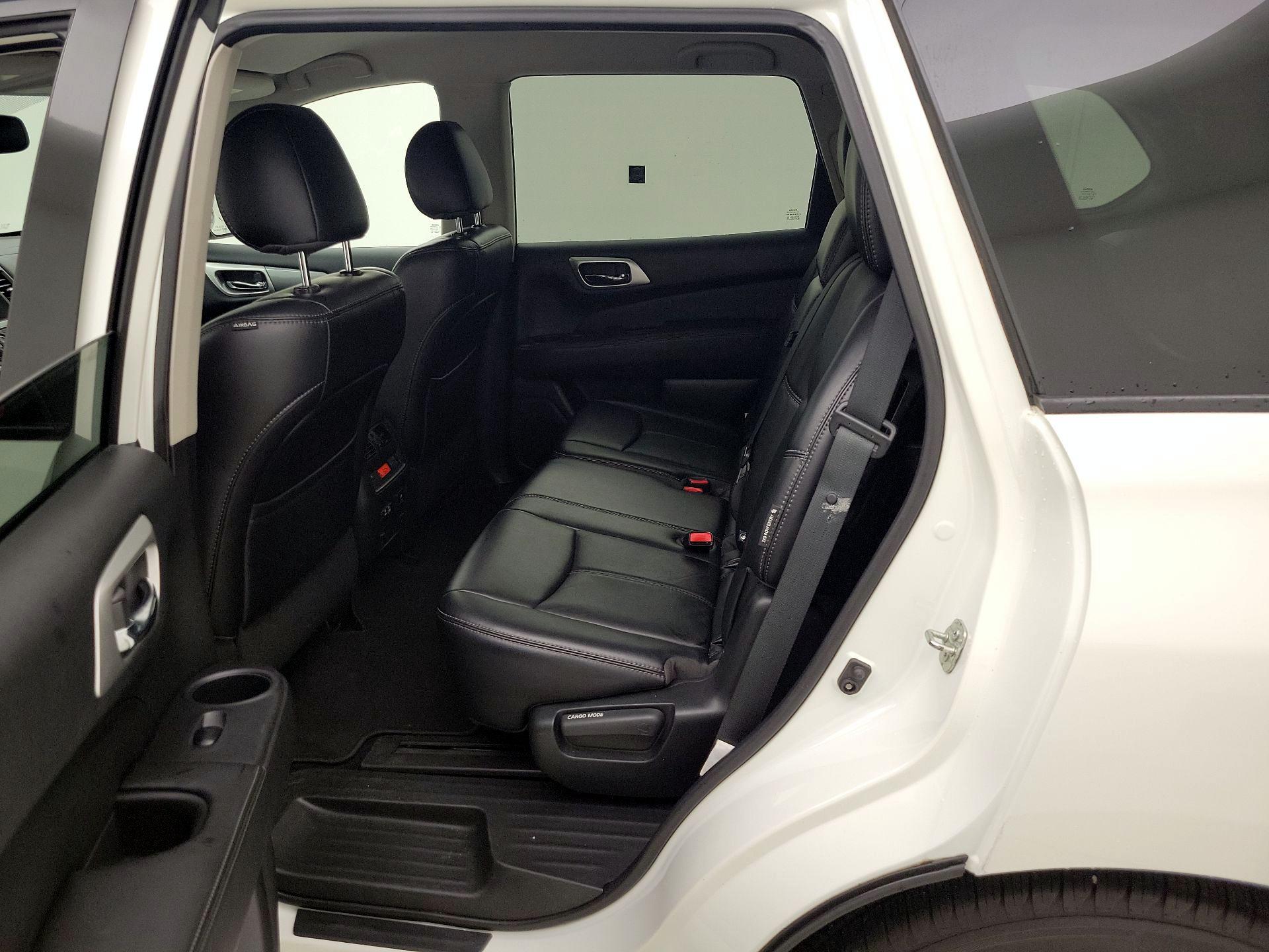 Thumbnail: 2019 Nissan Pathfinder - 20