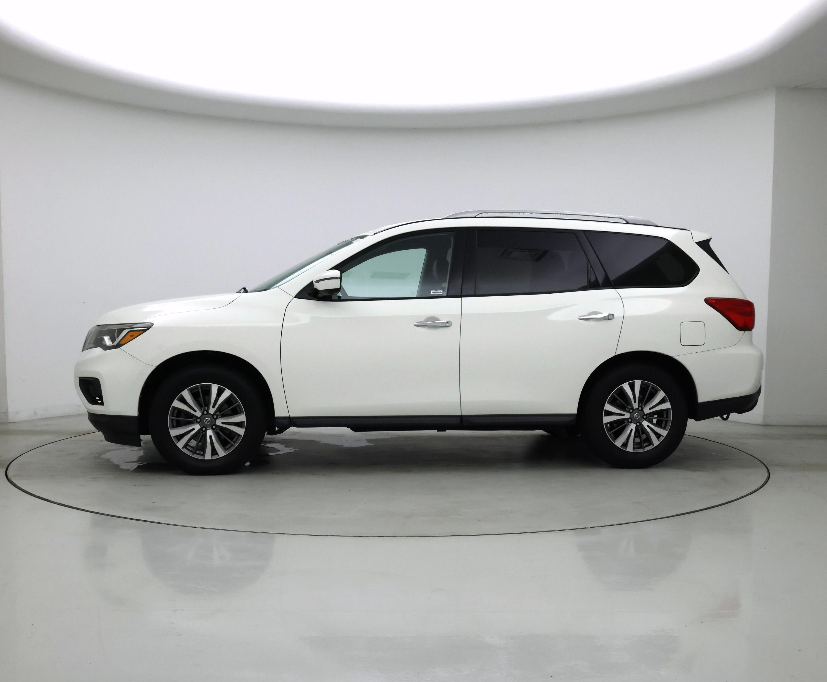 Thumbnail: 2019 Nissan Pathfinder - 3