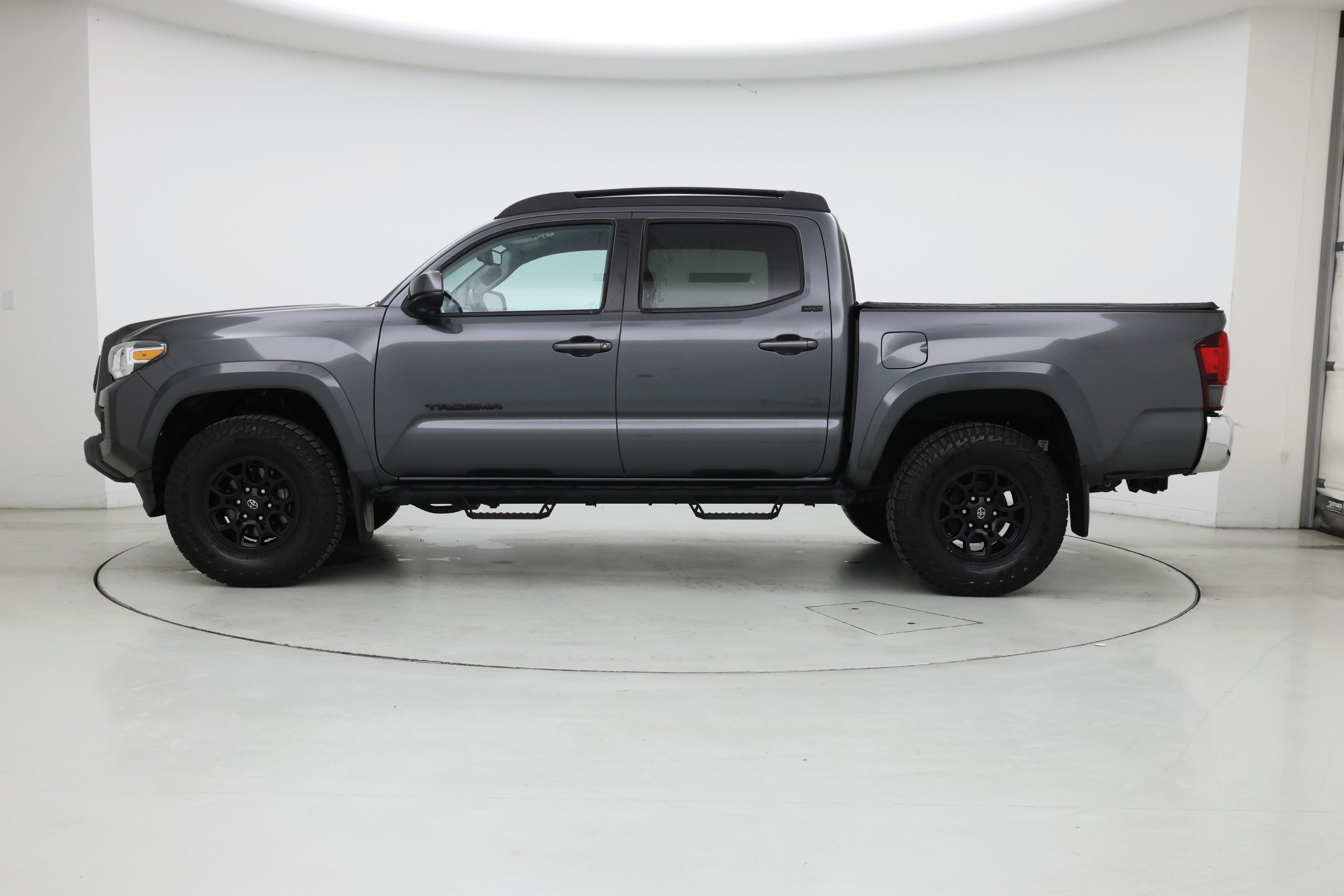 Thumbnail: 2021 Toyota Tacoma - 3