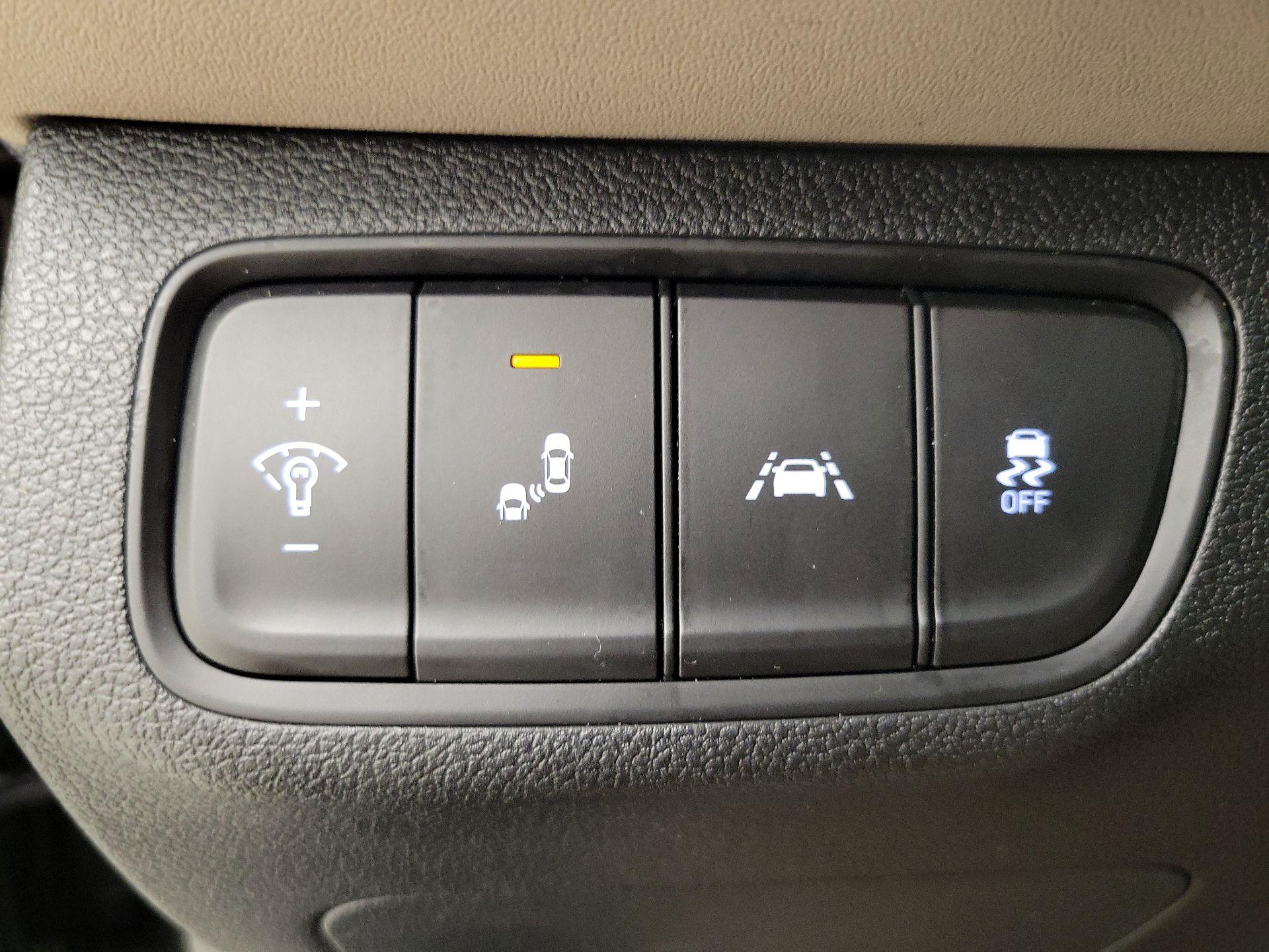 Thumbnail: 2019 Hyundai Santa Fe - 13