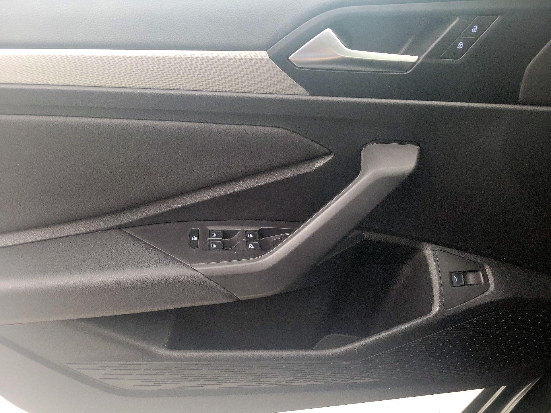 Thumbnail: 2019 Volkswagen Jetta - 12