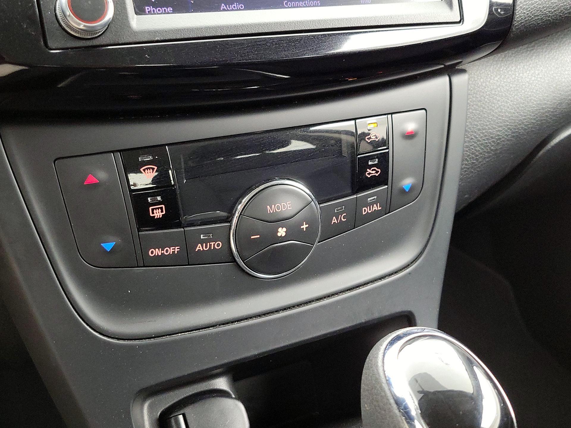 Thumbnail: 2019 Nissan Sentra - 16
