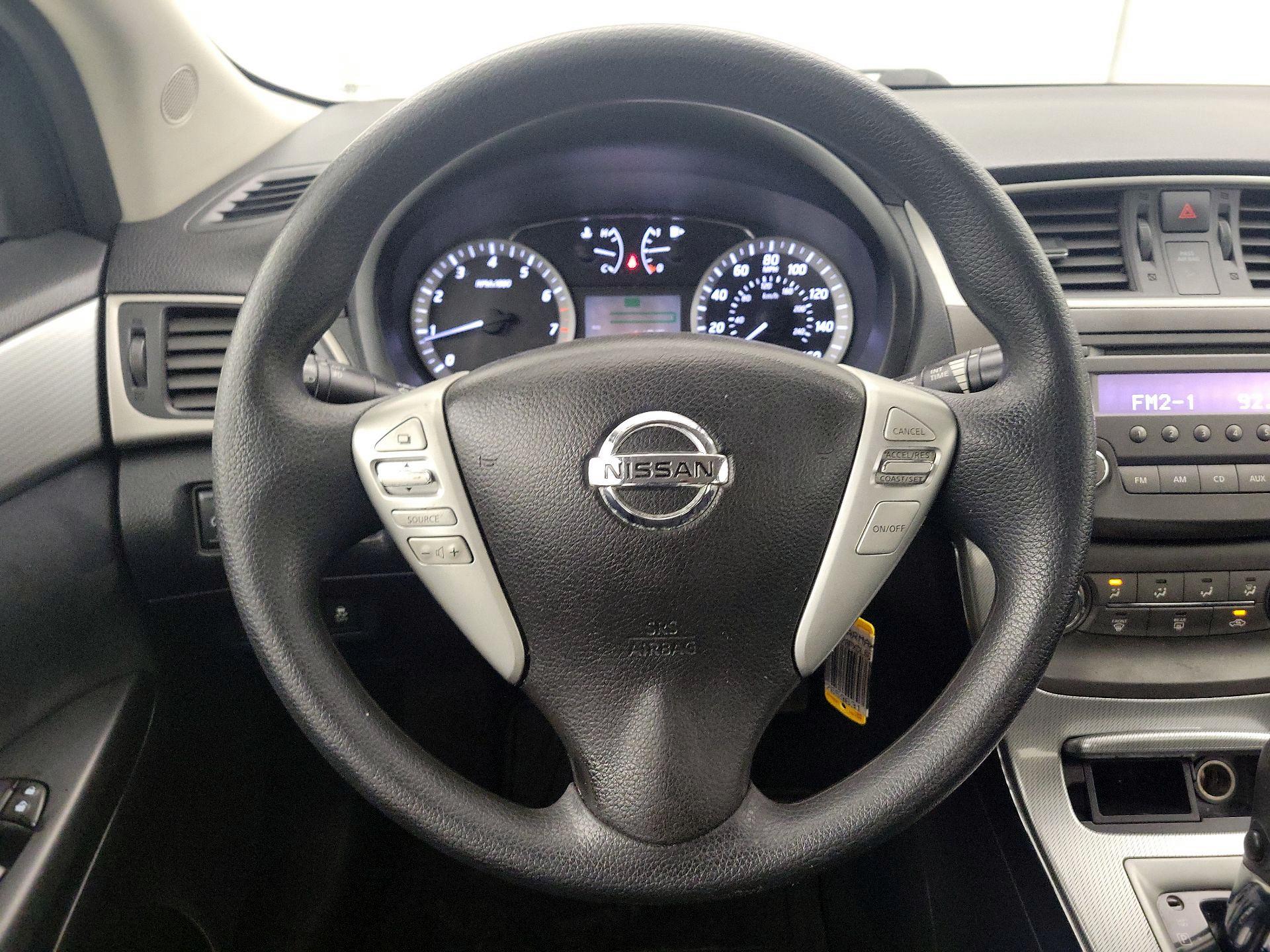 Thumbnail: 2013 Nissan Sentra - 10