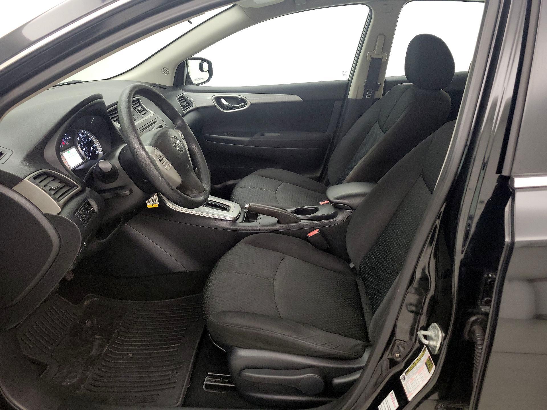 Thumbnail: 2013 Nissan Sentra - 11