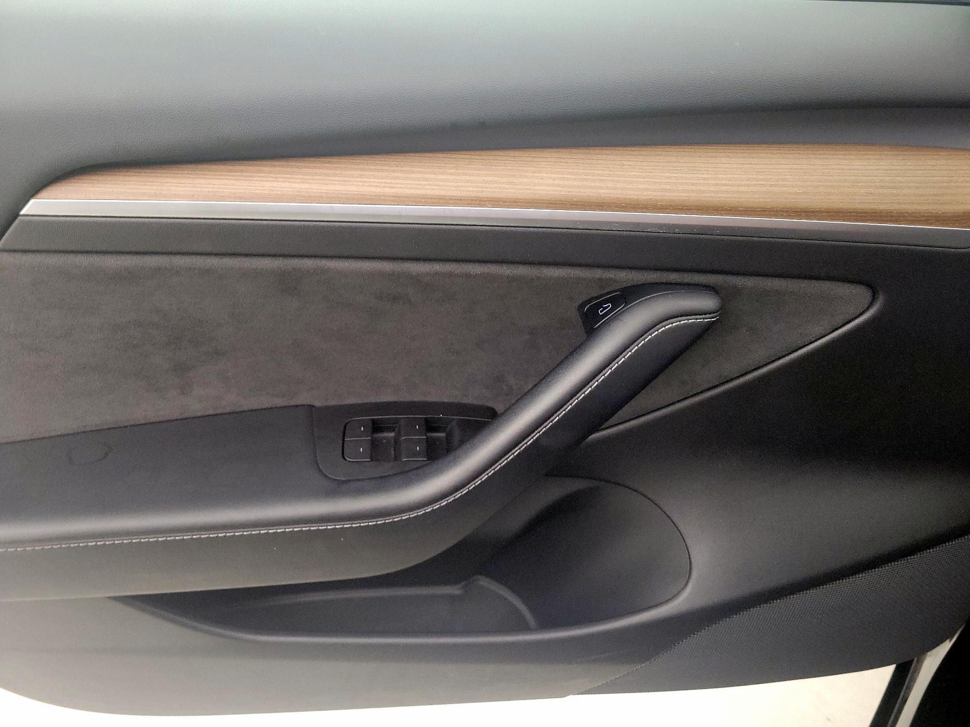 Thumbnail: 2021 Tesla Model 3 - 12