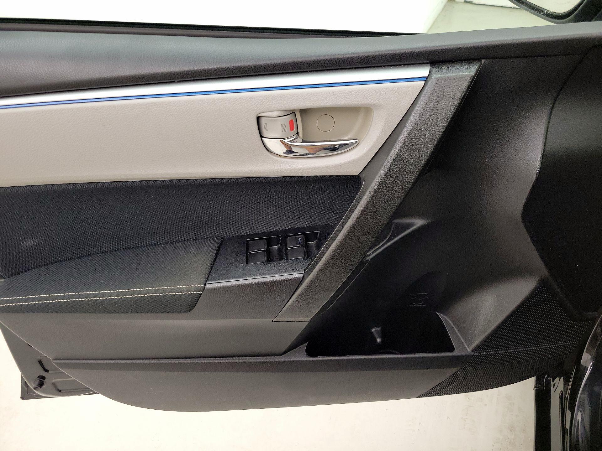 Thumbnail: 2016 Toyota Corolla - 12