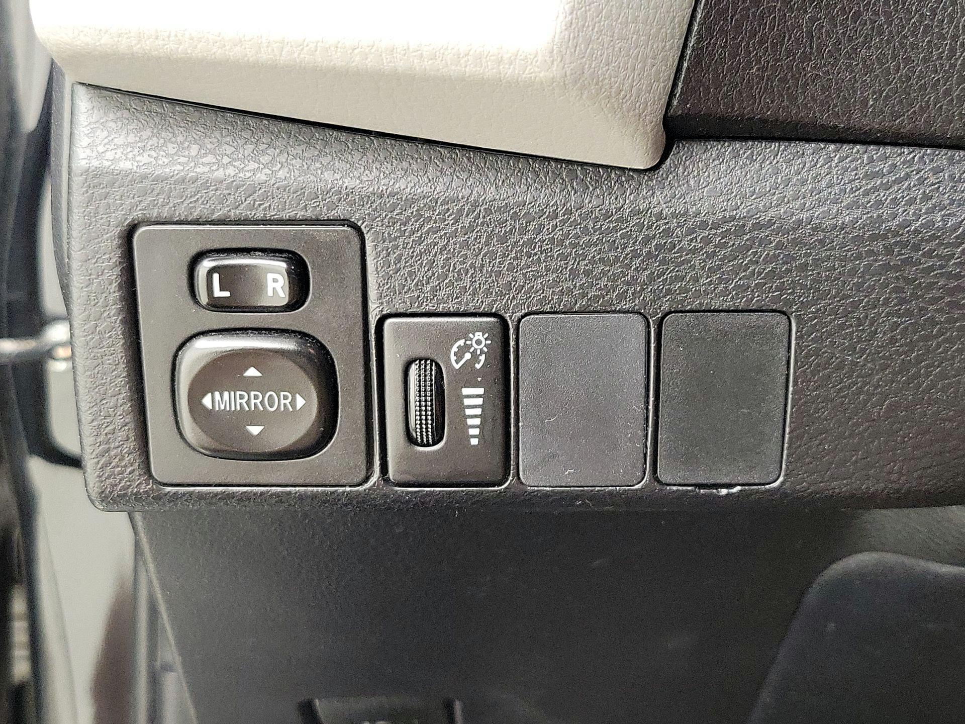 Thumbnail: 2016 Toyota Corolla - 13