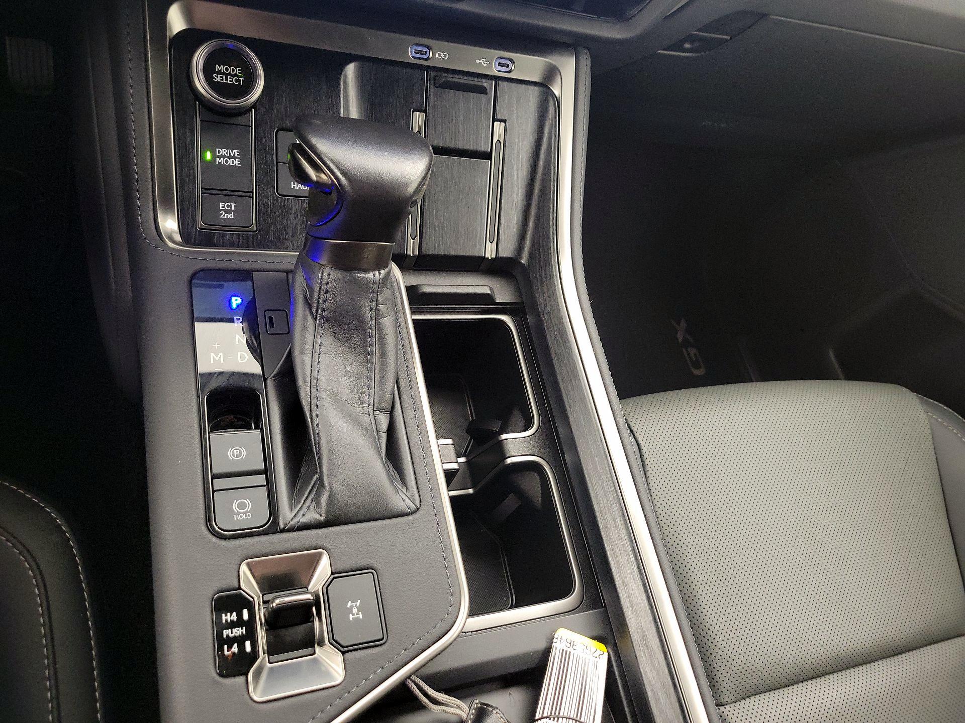 Thumbnail: 2024 Lexus GX - 18