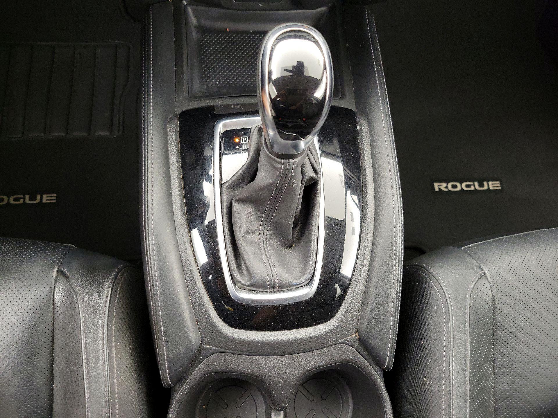 Thumbnail: 2018 Nissan Rogue - 18