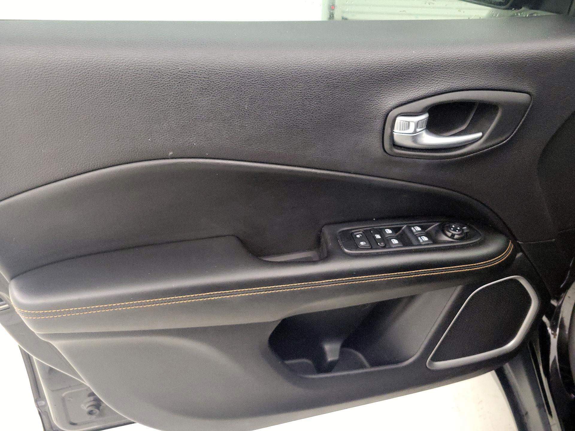 Thumbnail: 2018 Jeep Compass - 12