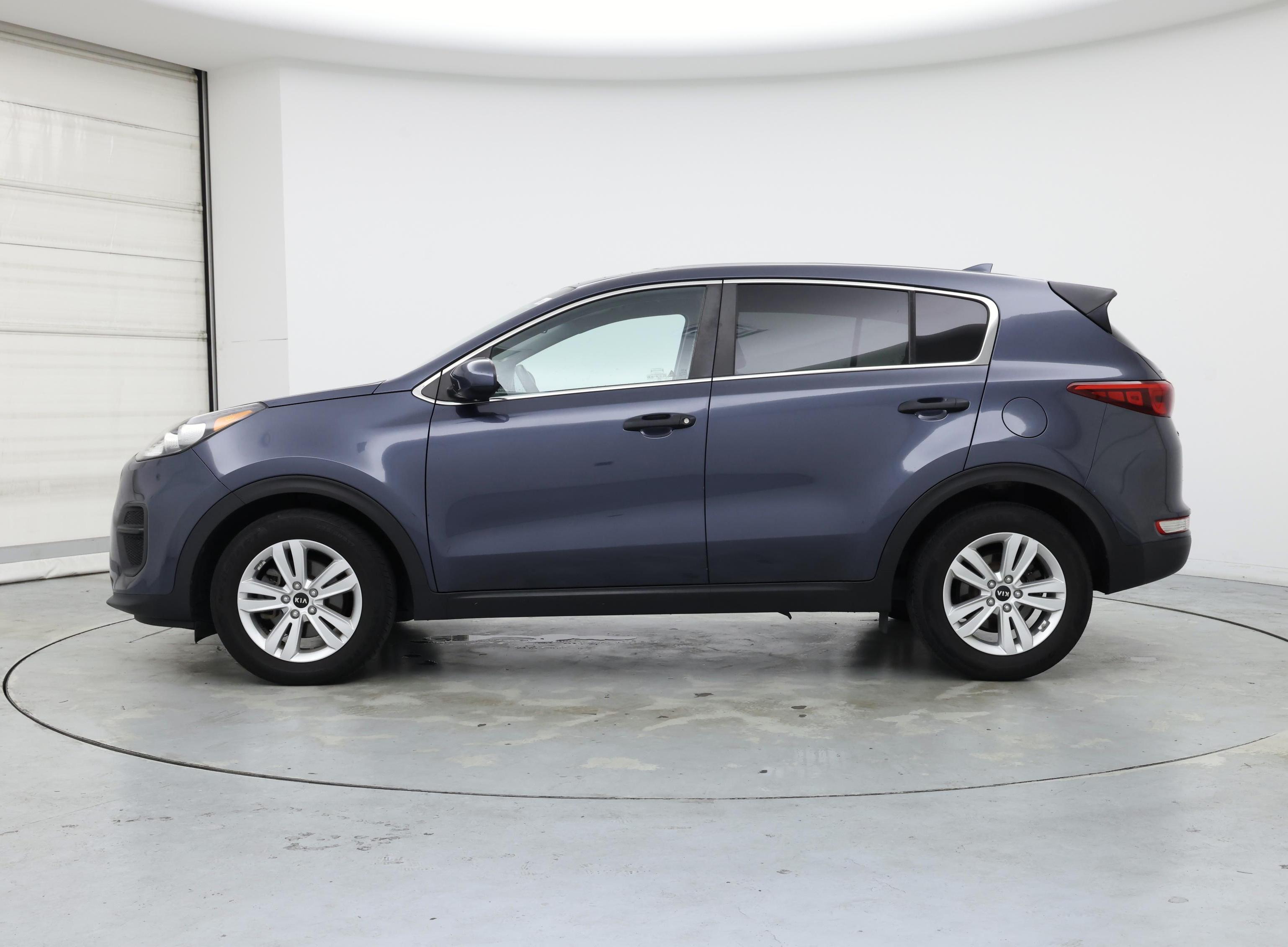 Thumbnail: 2019 Kia Sportage - 3
