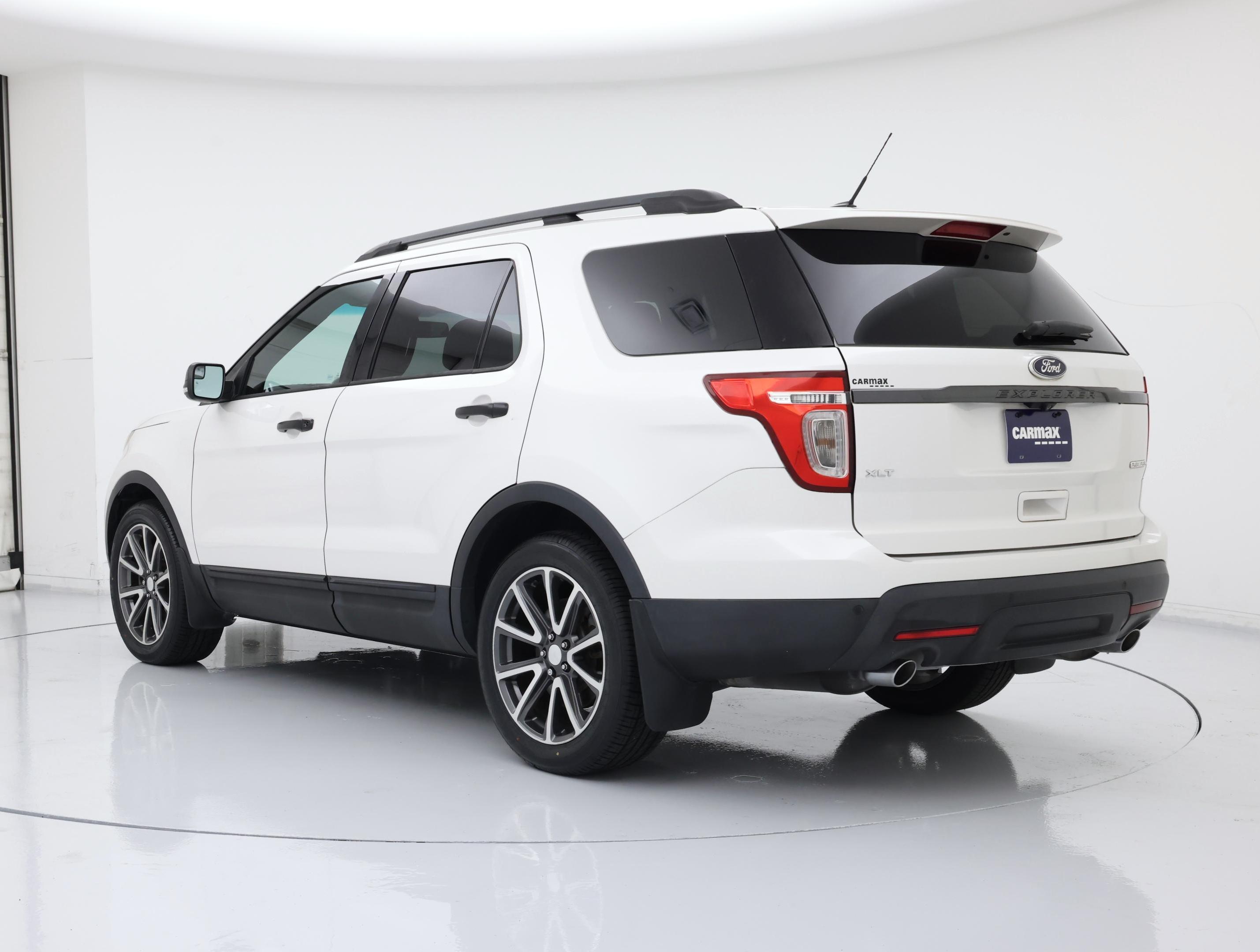 Thumbnail: 2015 Ford Explorer - 2