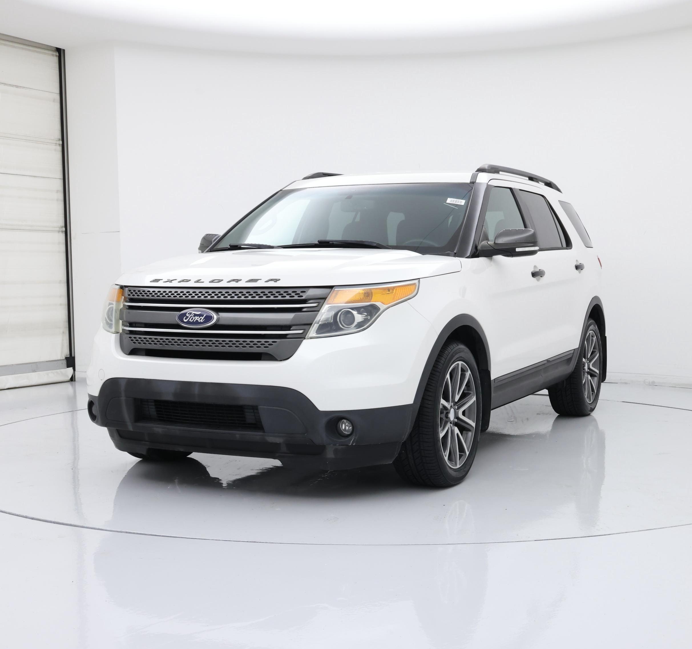 Thumbnail: 2015 Ford Explorer - 4