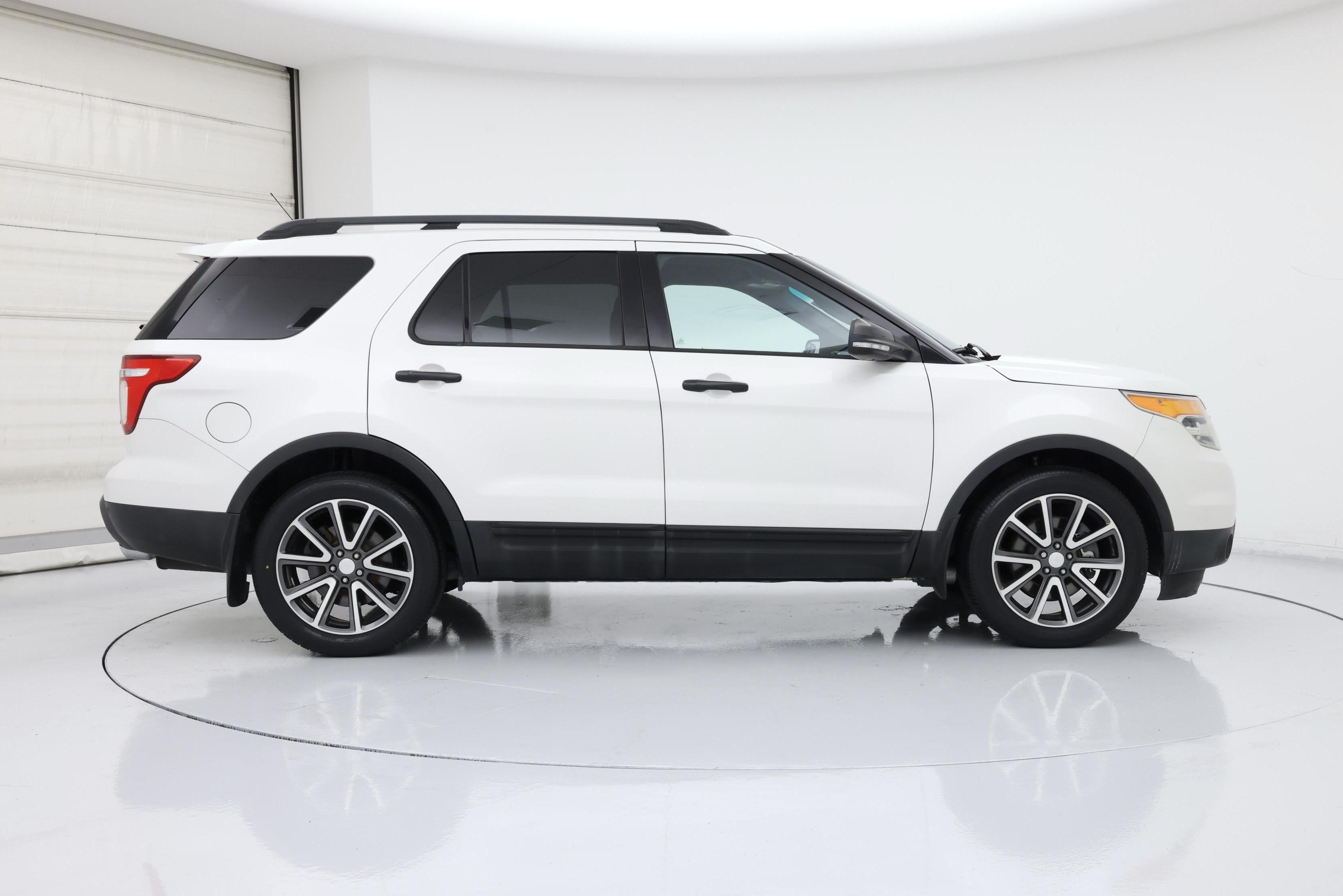 Thumbnail: 2015 Ford Explorer - 7