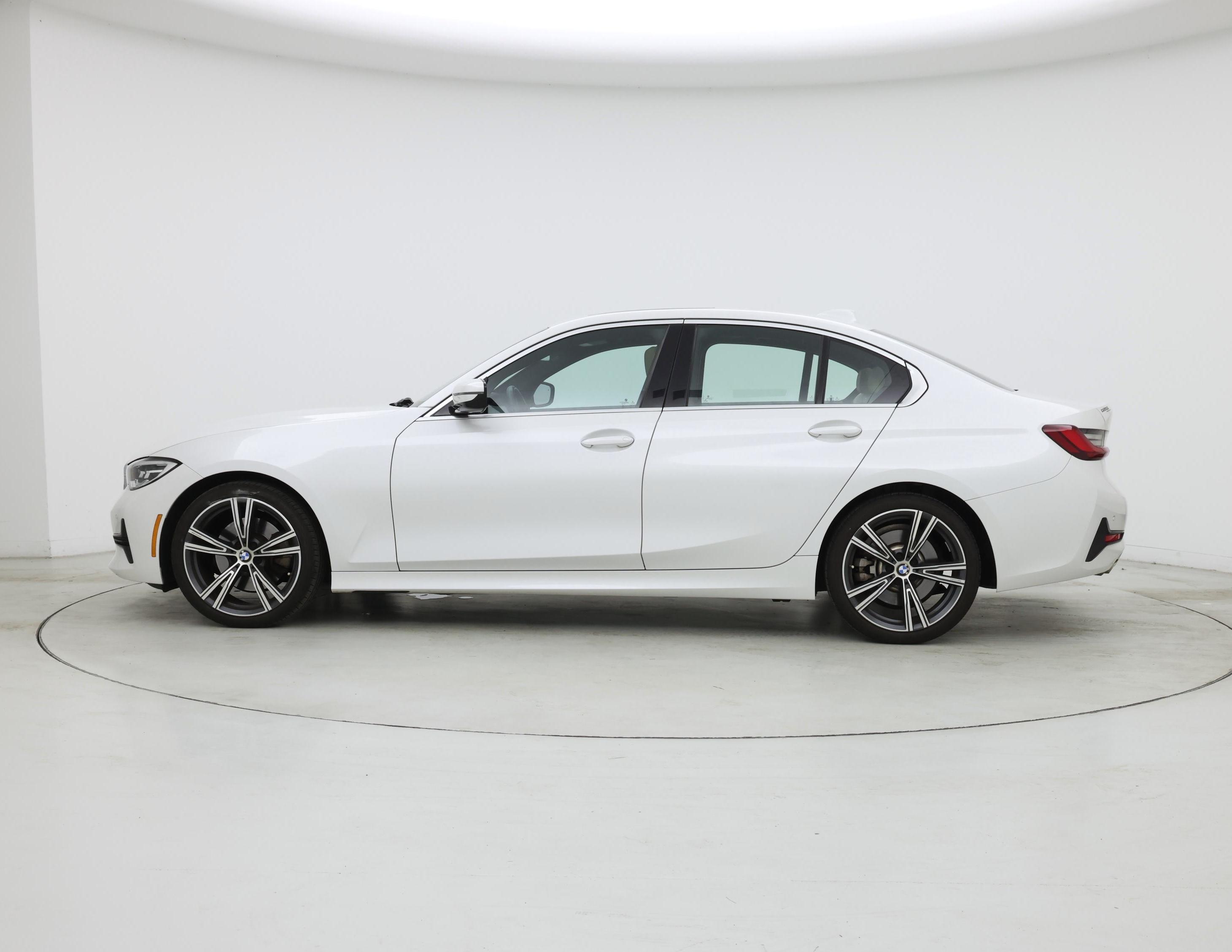 Thumbnail: 2022 BMW 3 Series - 3