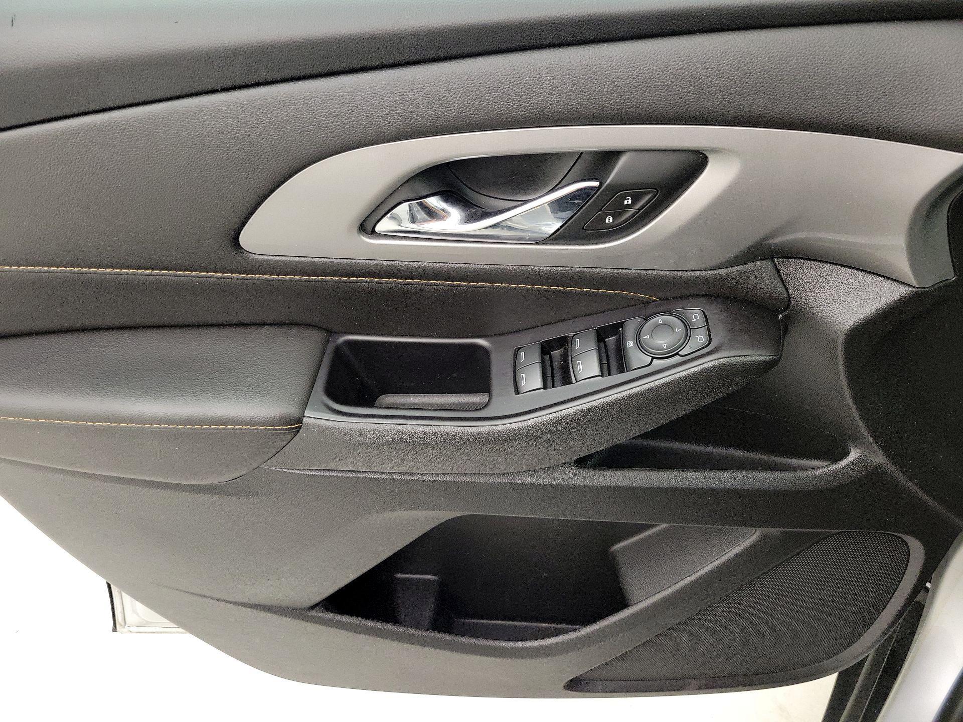 Thumbnail: 2020 Chevrolet Traverse - 12