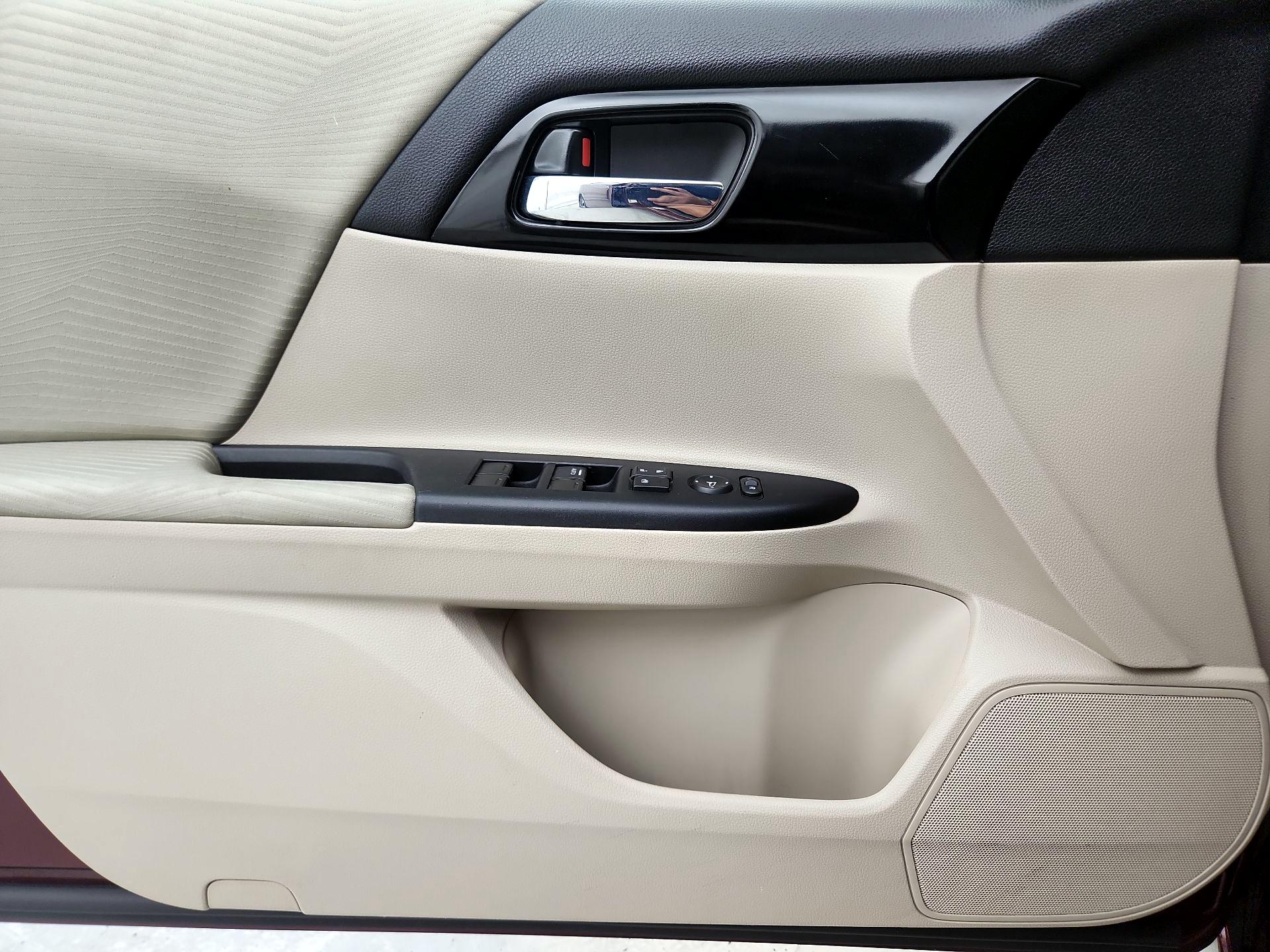 Thumbnail: 2016 Honda Accord - 12