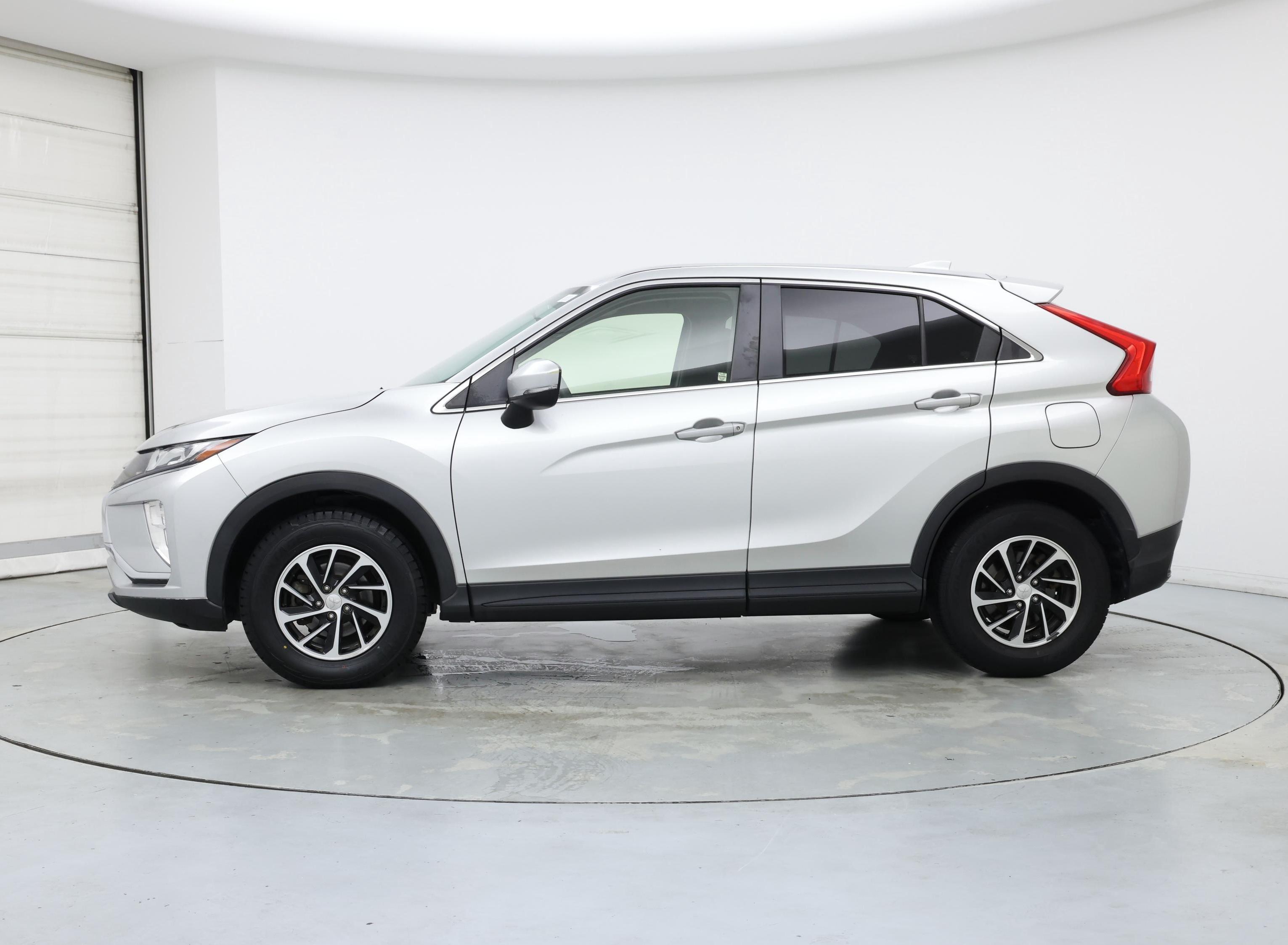 Thumbnail: 2020 Mitsubishi Eclipse Cross - 3
