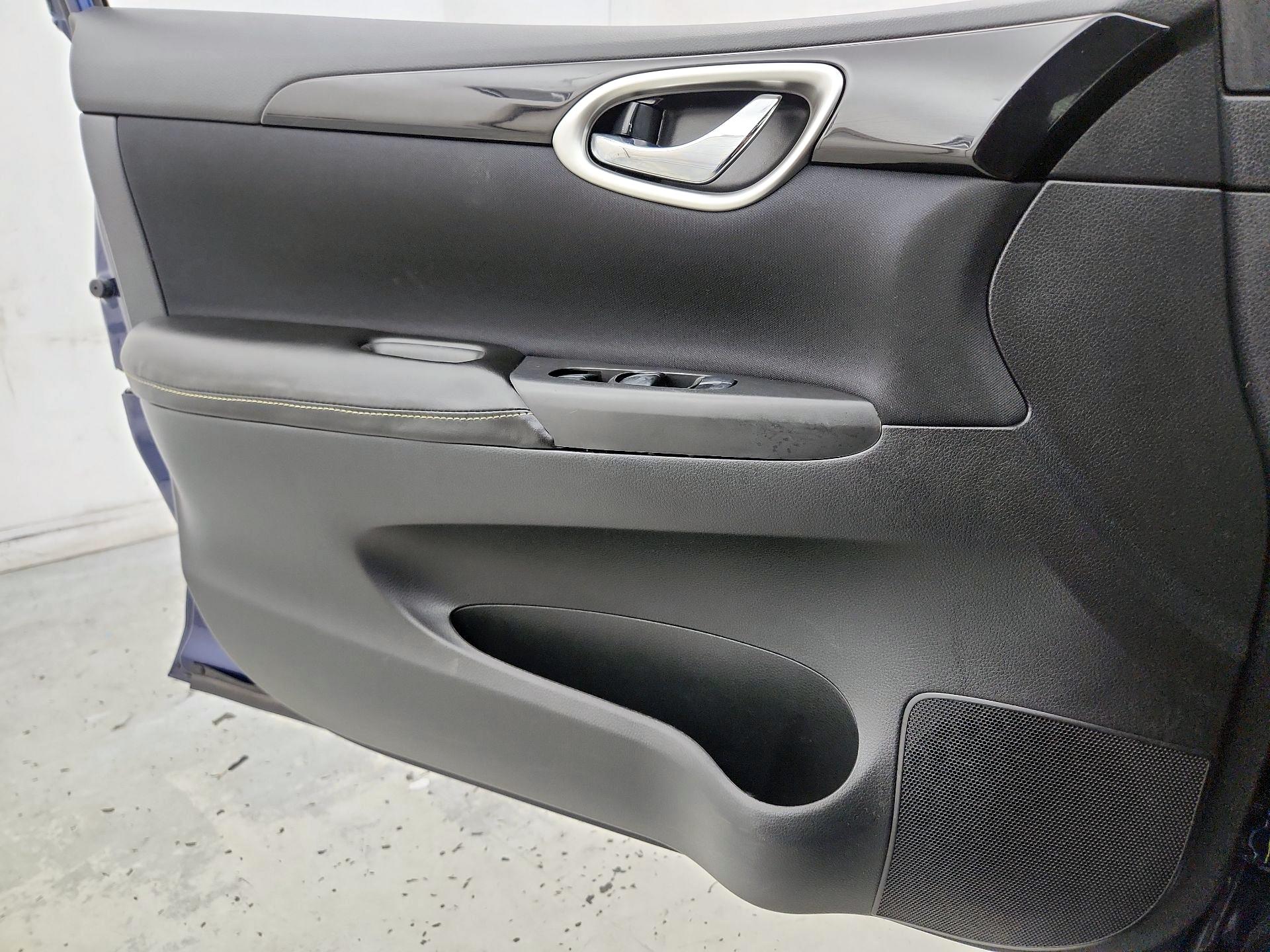 Thumbnail: 2019 Nissan Sentra - 12