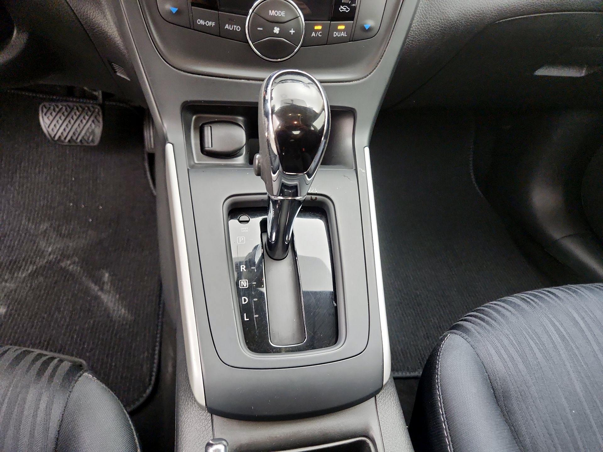 Thumbnail: 2019 Nissan Sentra - 17